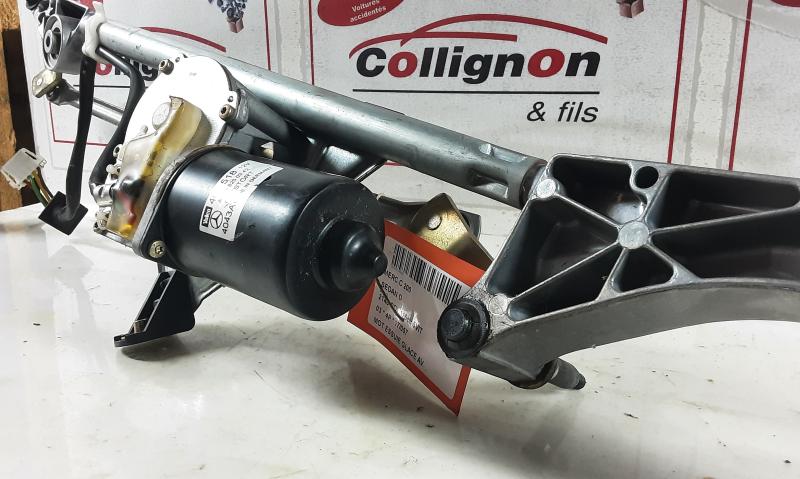 SCHEIBENWISCHERMOTOR VORNE Mercedes-Benz C W203 00 - 07