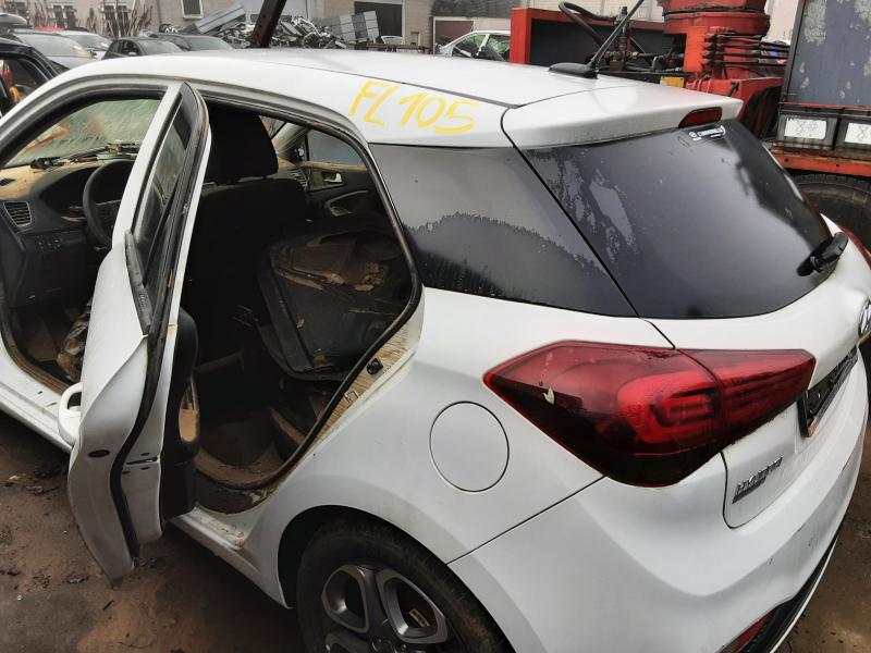 SPATBORD ACHTER LINKS Hyundai I20 (3) Face Lift 8/18 - 08/20