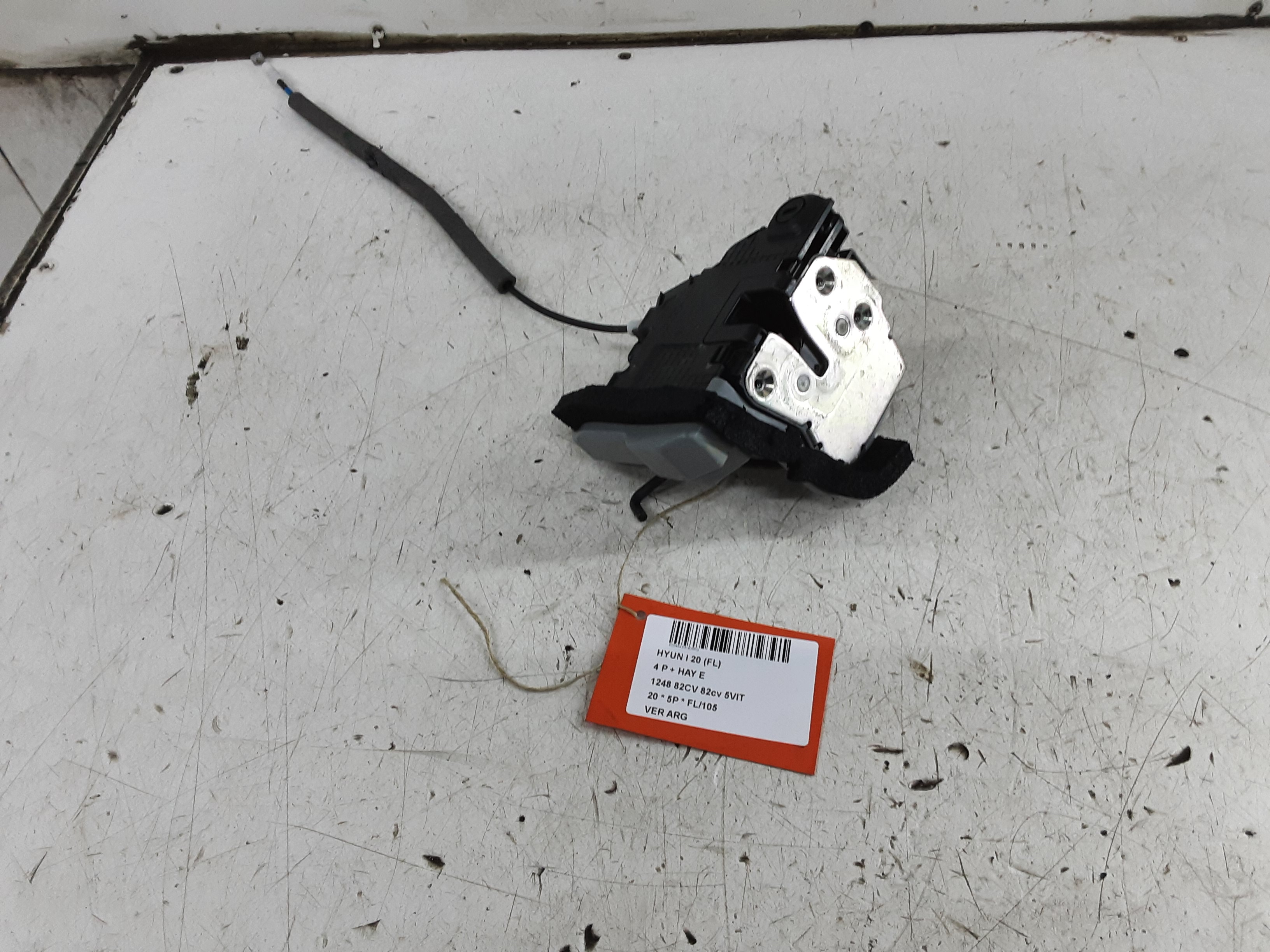 VERGRENDELING ACHTER LINKS Hyundai I20 (3) Face Lift 8/18 - 08/20