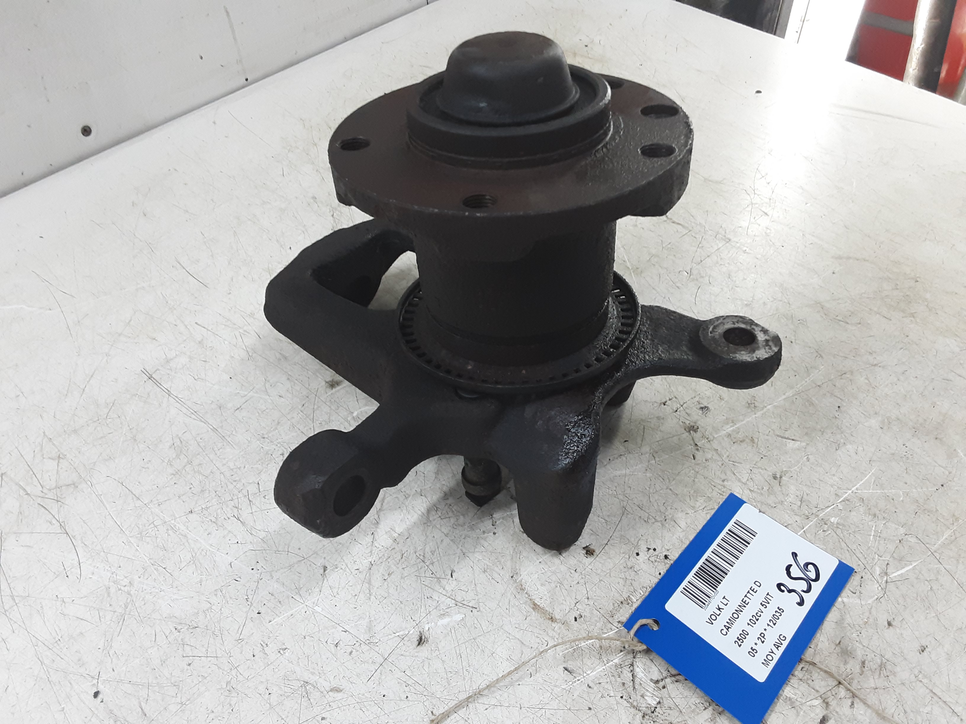 WIELNAAF VOOR LINKS Vw LT 96 - 06