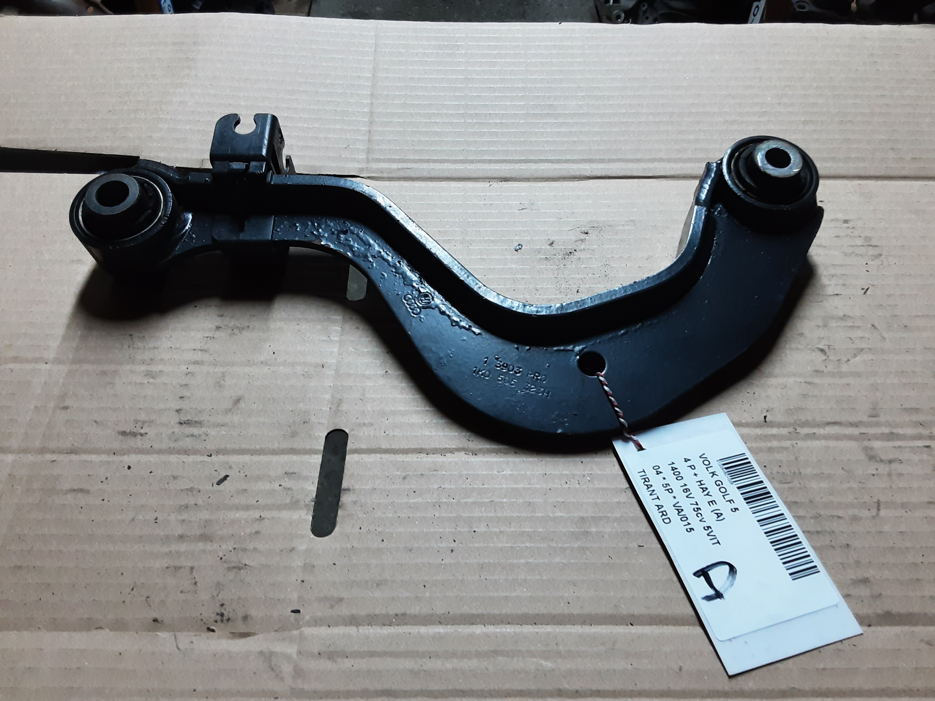 DRAAGARM ACHTER RECHTS Vw GOLF V 11/03 - 08