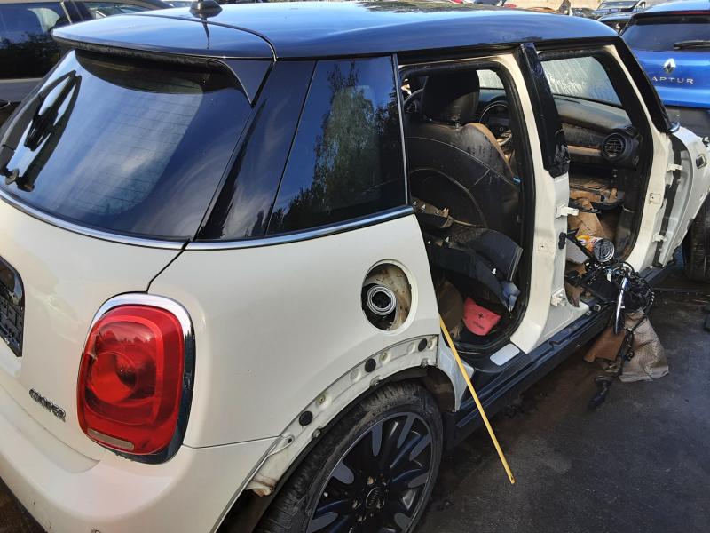 SPATBORD ACHTER RECHTS Mini F55 5-portes : 07/14 - 3/21