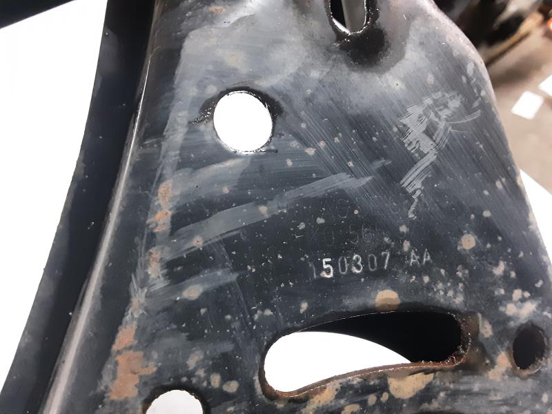 DRAAGARM ACHTER LINKS Vw GOLF V 11/03 - 08