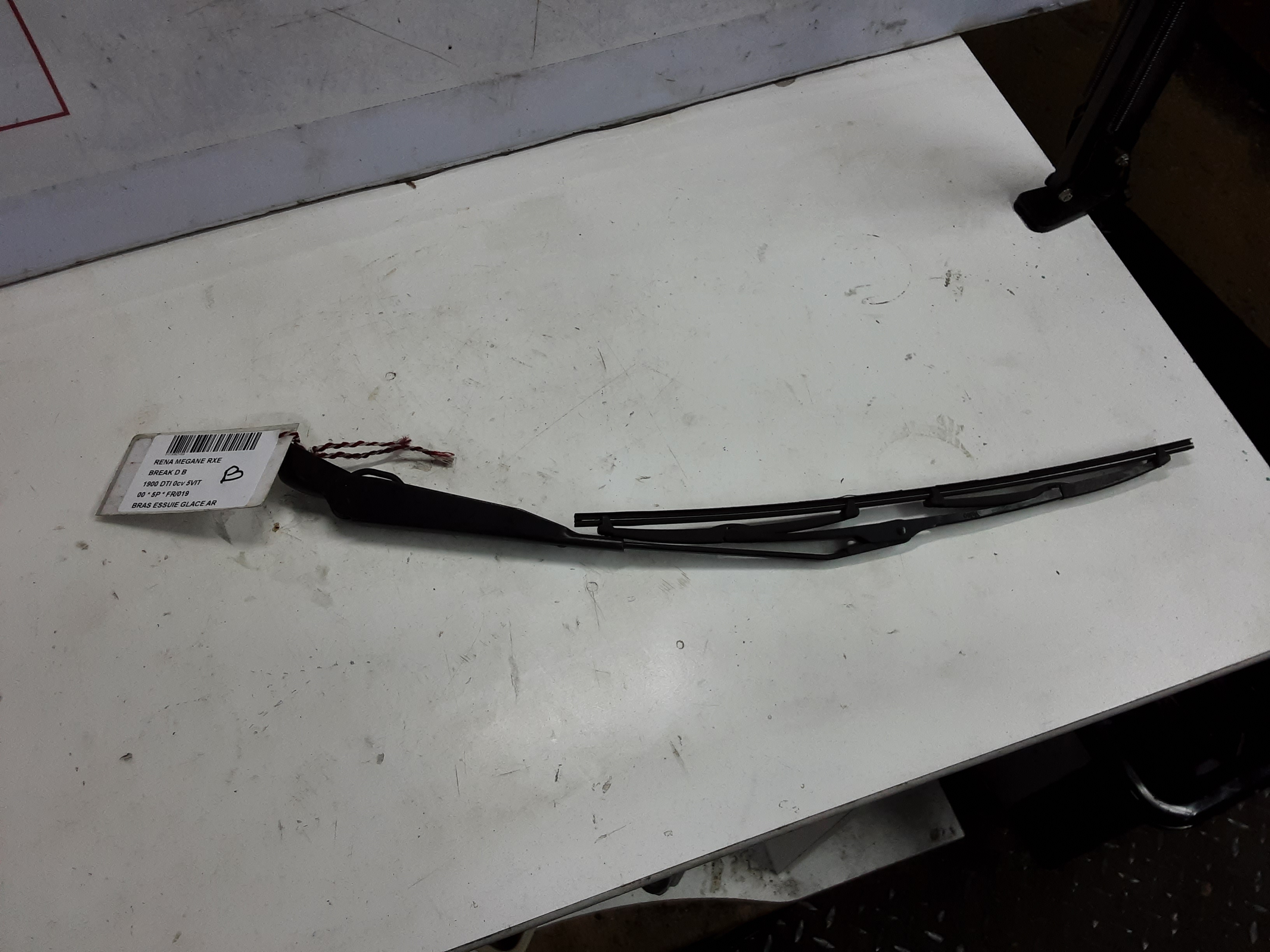 RUITENWISSERARM ACHTER Renault MEGANE - 10/02