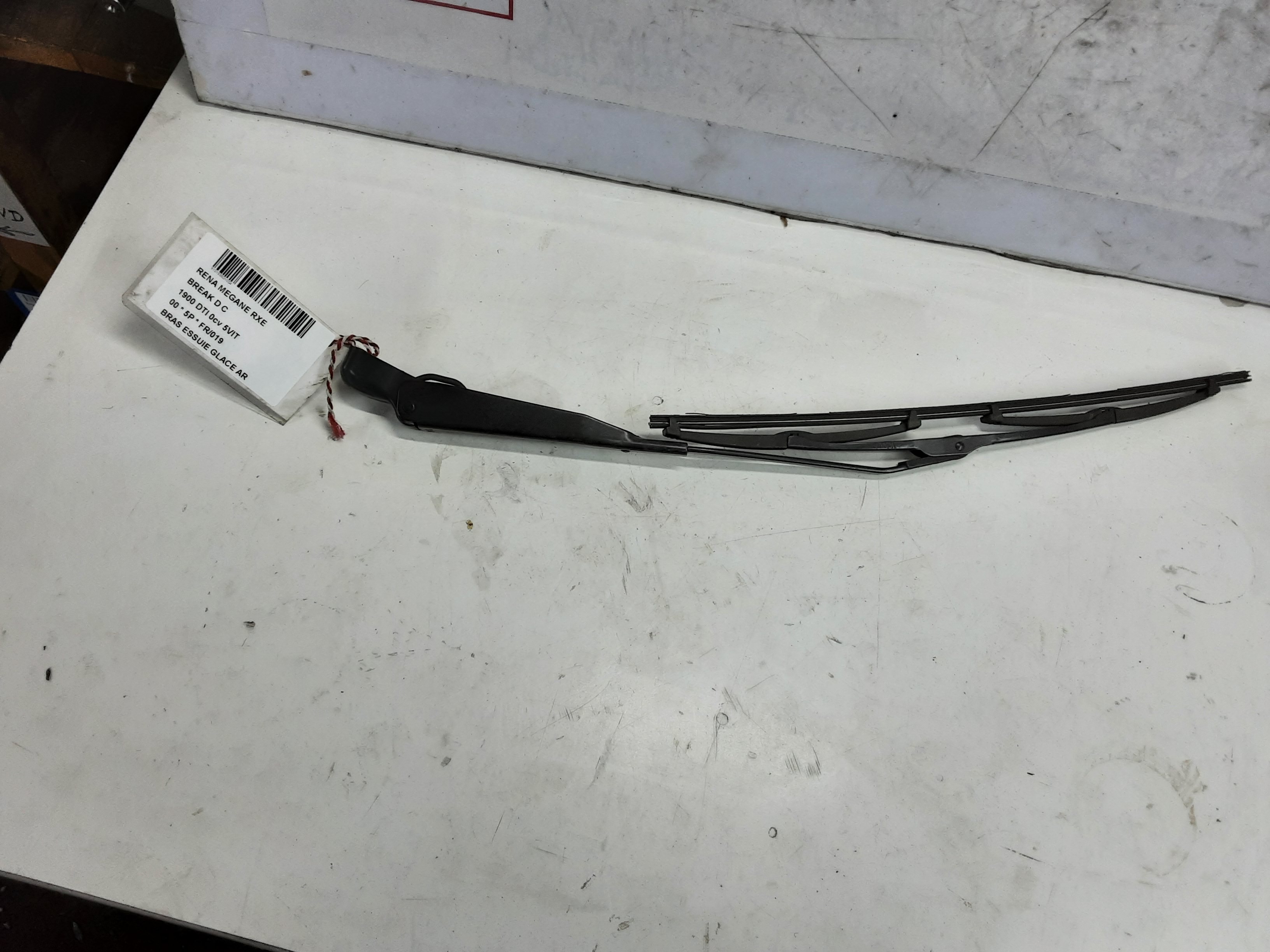 RUITENWISSERARM ACHTER Renault MEGANE - 10/02