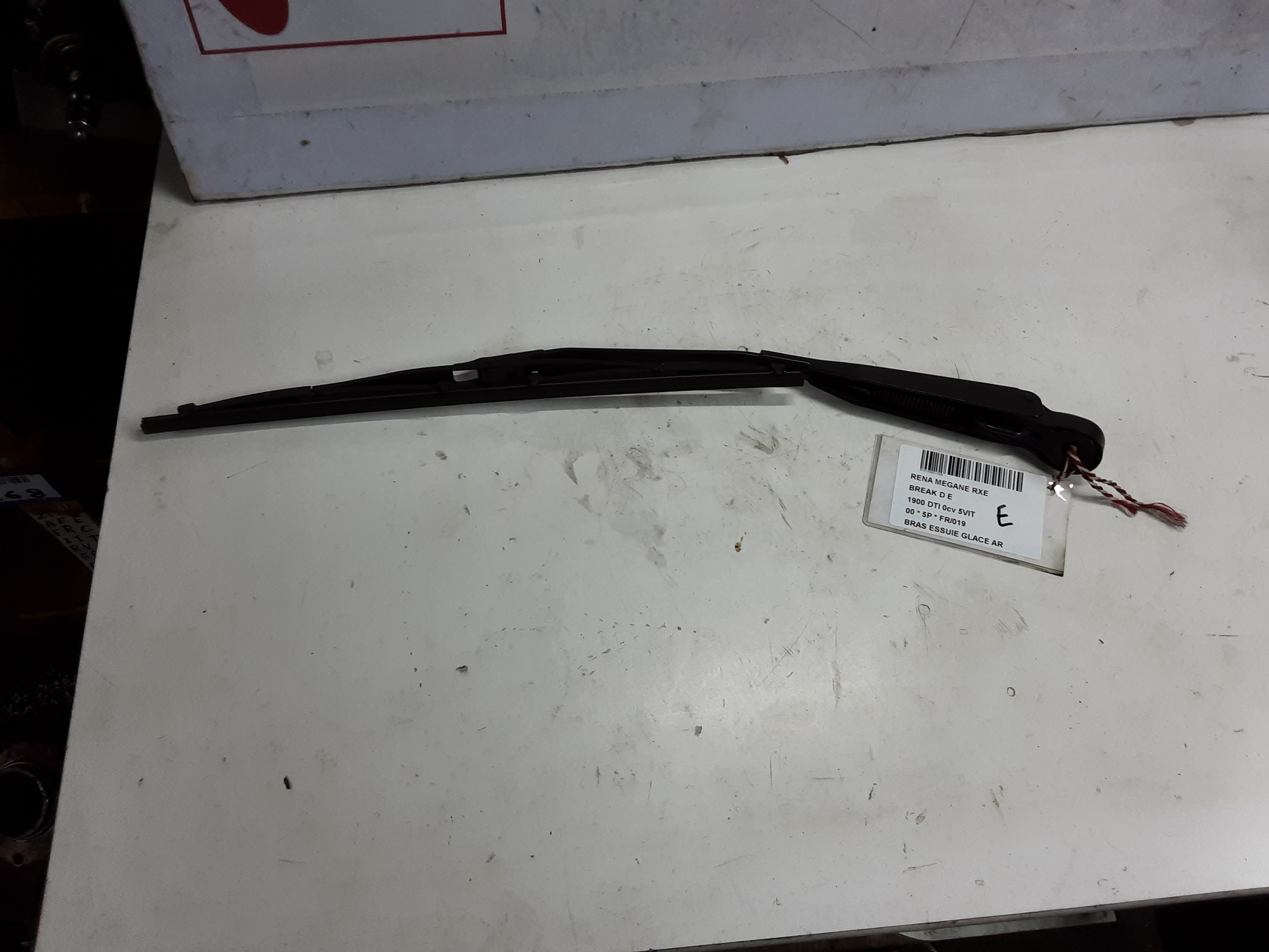 RUITENWISSERARM ACHTER Renault MEGANE - 10/02