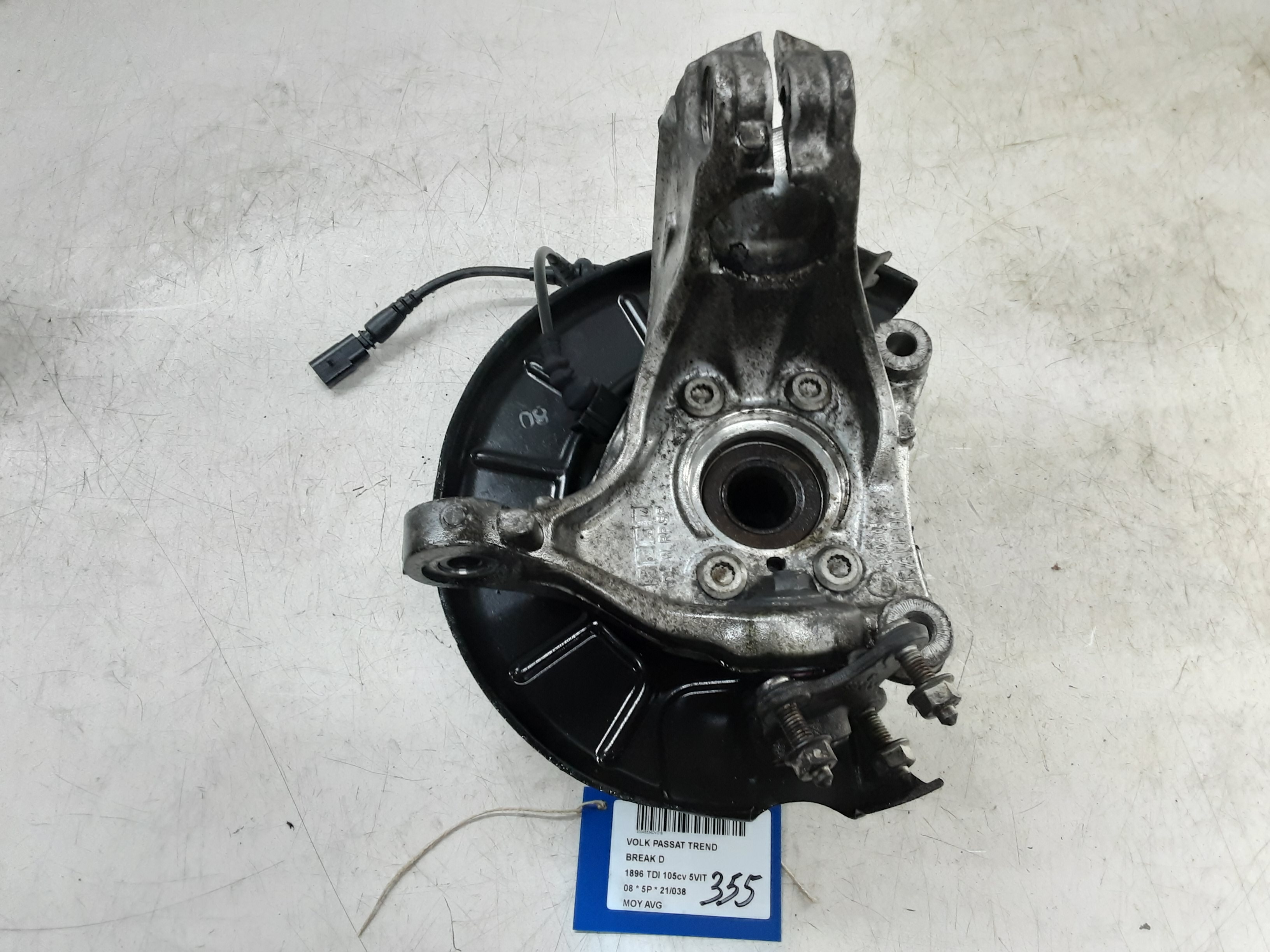 WIELNAAF VOOR LINKS Vw PASSAT 02/05 - 11/10