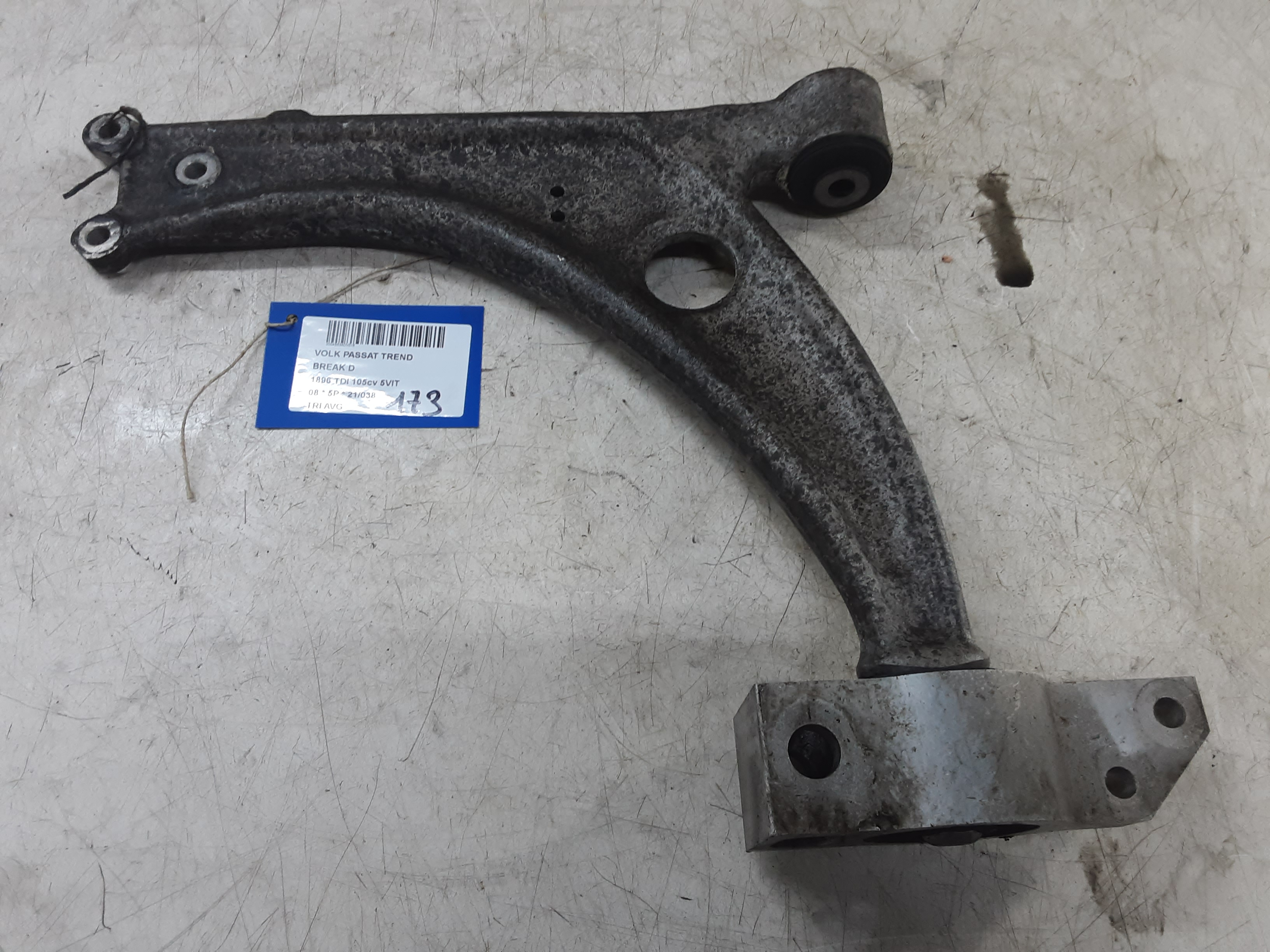 DRAAGARM VOOR LINKS Vw PASSAT 02/05 - 11/10