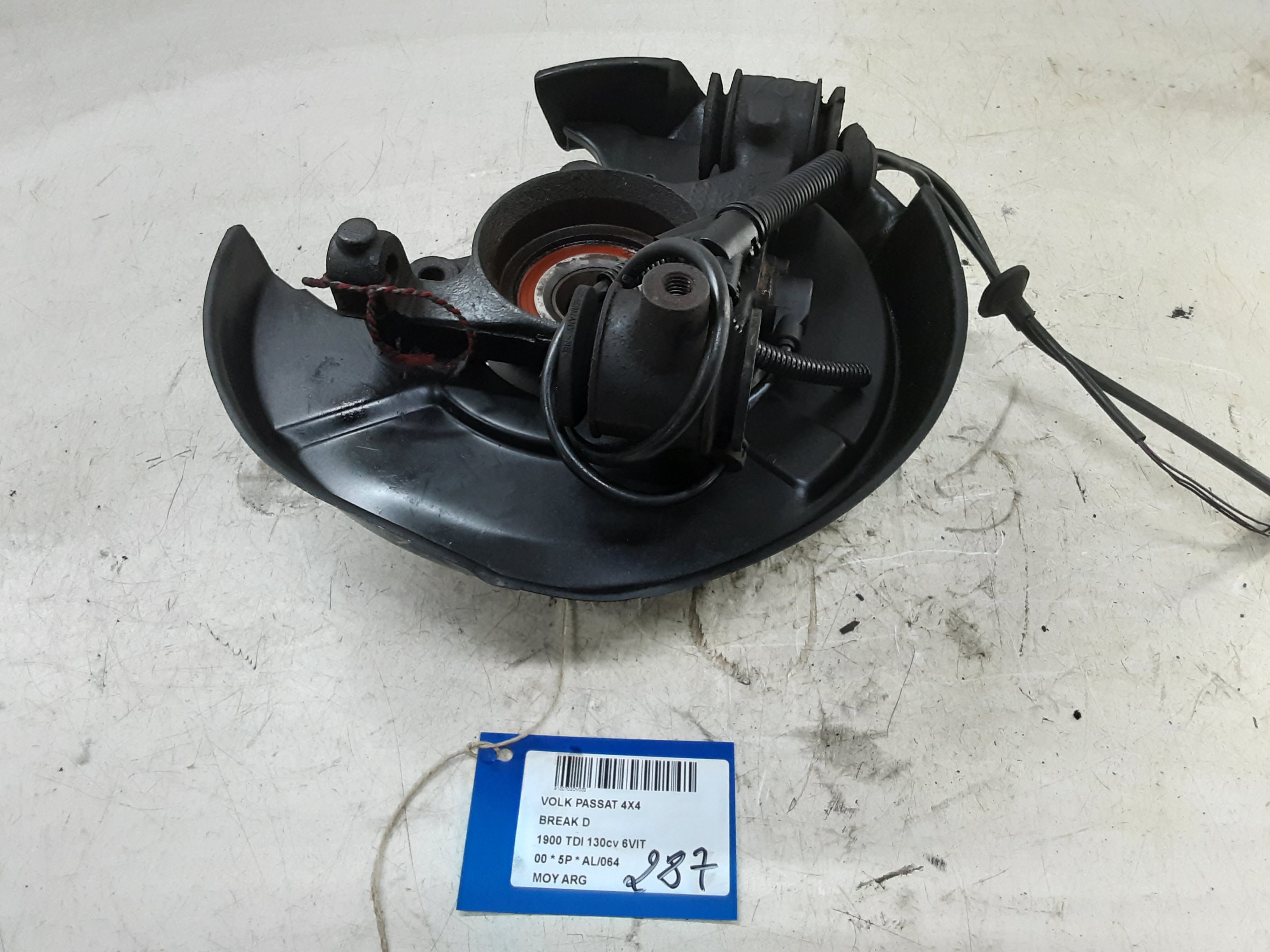 WIELNAAF ACHTER LINKS Vw PASSAT 11/96 - 09/00