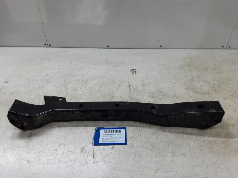 TRAVERSE CENTRALE Mercedes-Benz 350 D 4MATIC V6