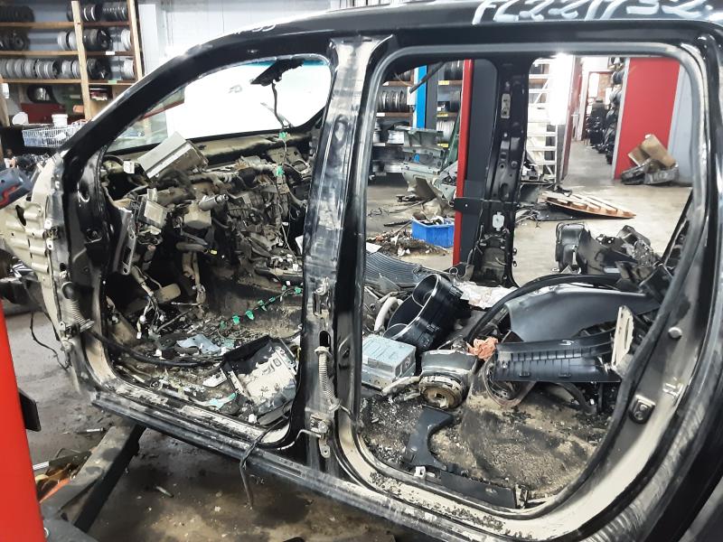 MIDDENSTIJL CENTRAAL LINKS Mercedes-Benz 350 D 4MATIC V6