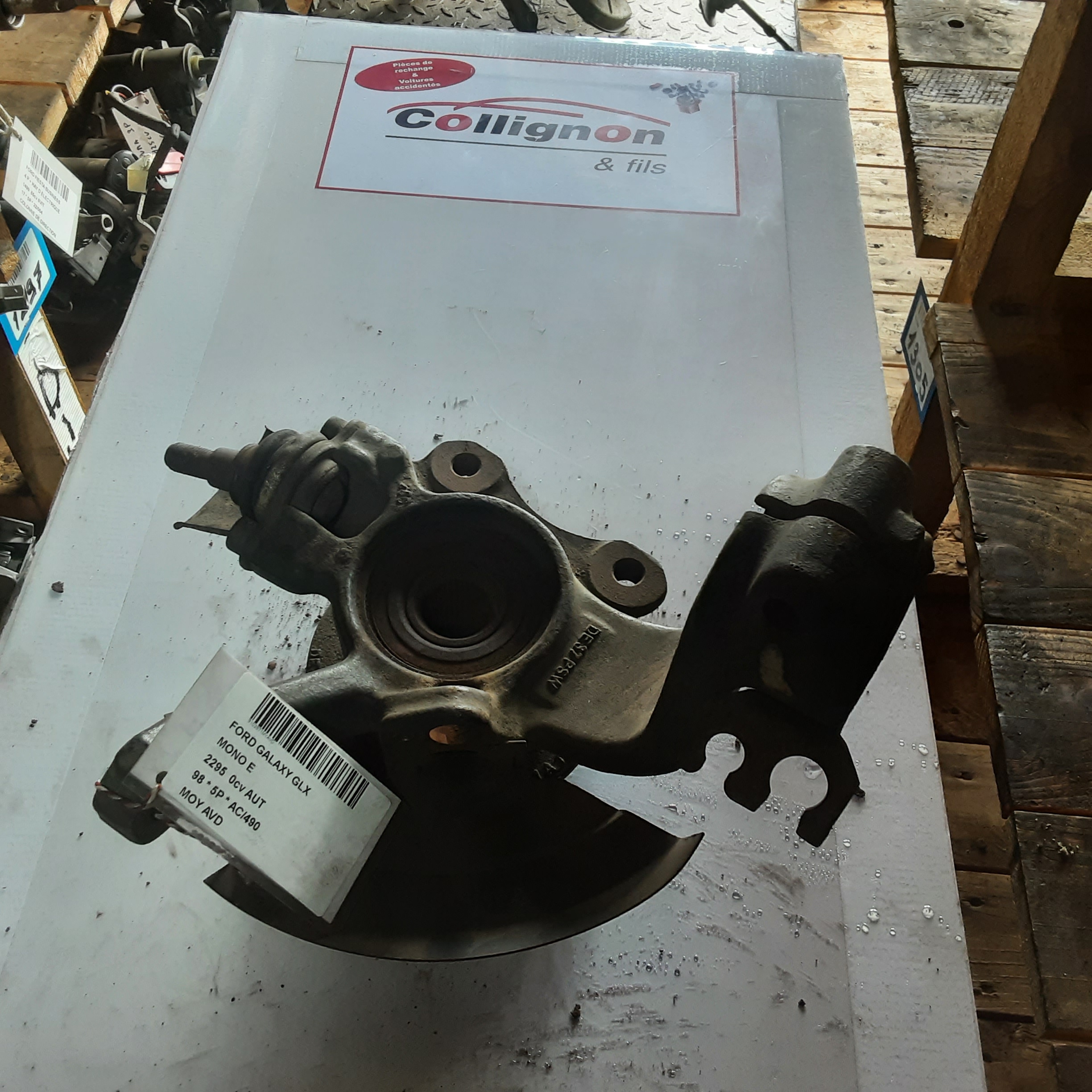 WIELNAAF VOOR RECHTS Ford GALAXY - 04/00