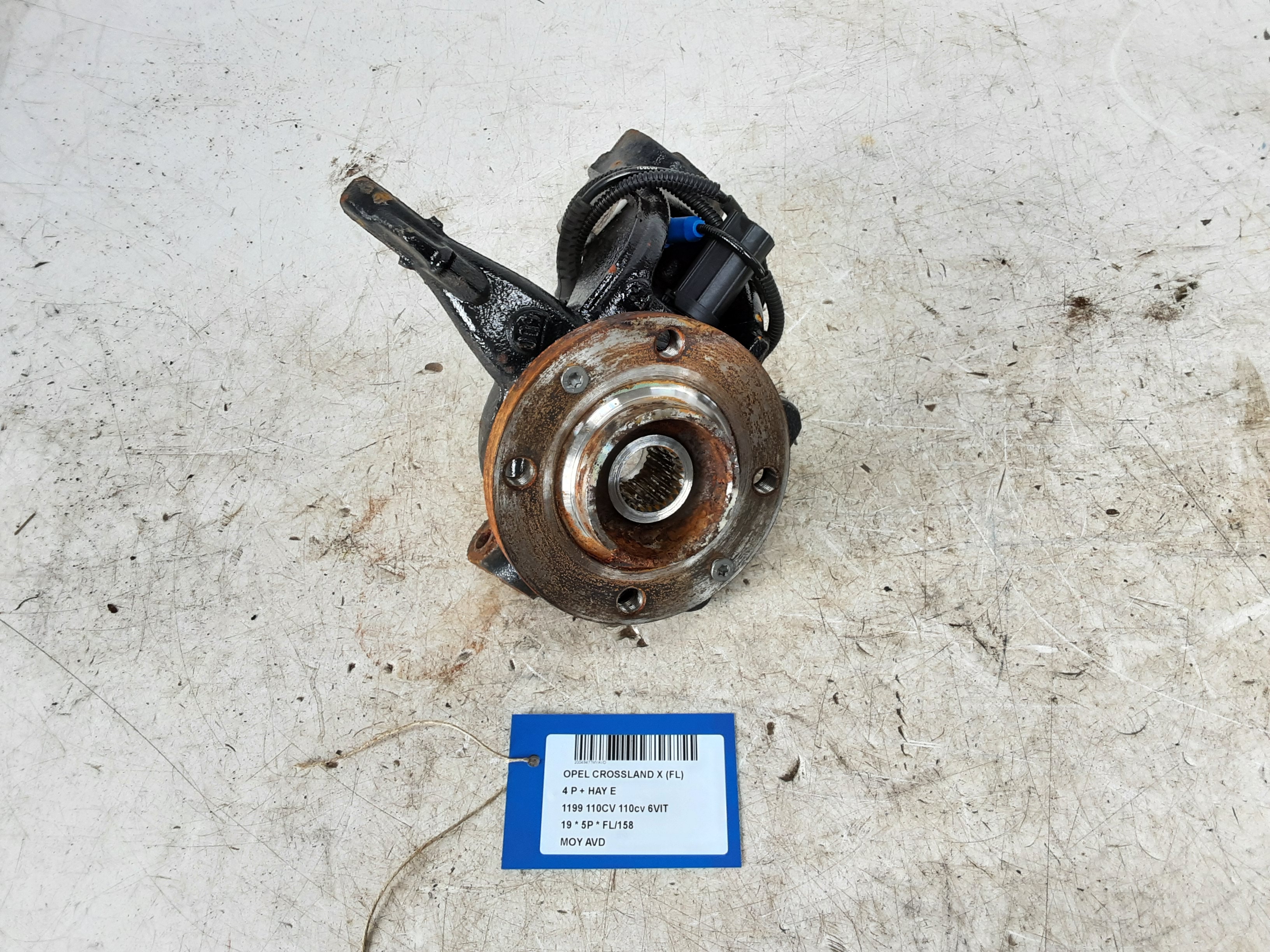 WIELNAAF VOOR RECHTS Opel CROSSLAND X 6/17+
