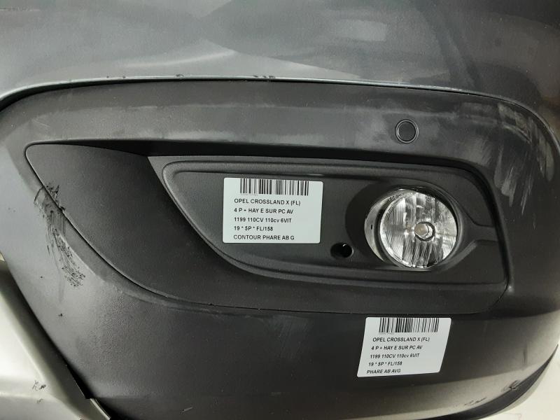 KONTUR DES LINKEN NEBELSCHEINWERFERS Opel CROSSLAND X 6/17+