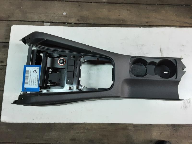 MIDDLE CONSOLE Vw GOLF V 11/03 - 08