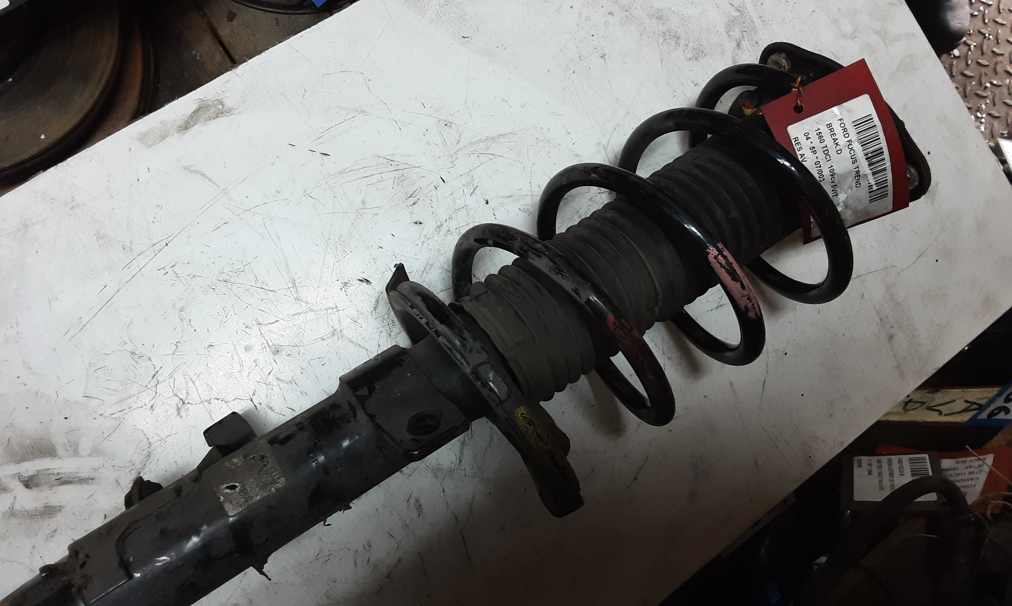 VEER VOOR Ford FOCUS (2) 11/04 - 01/08