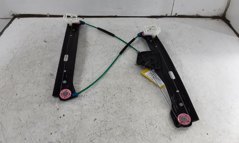 LEVE-VITRE DE PORTE AVANT DROITE Bmw 1 F20/F21 9/11 - 15