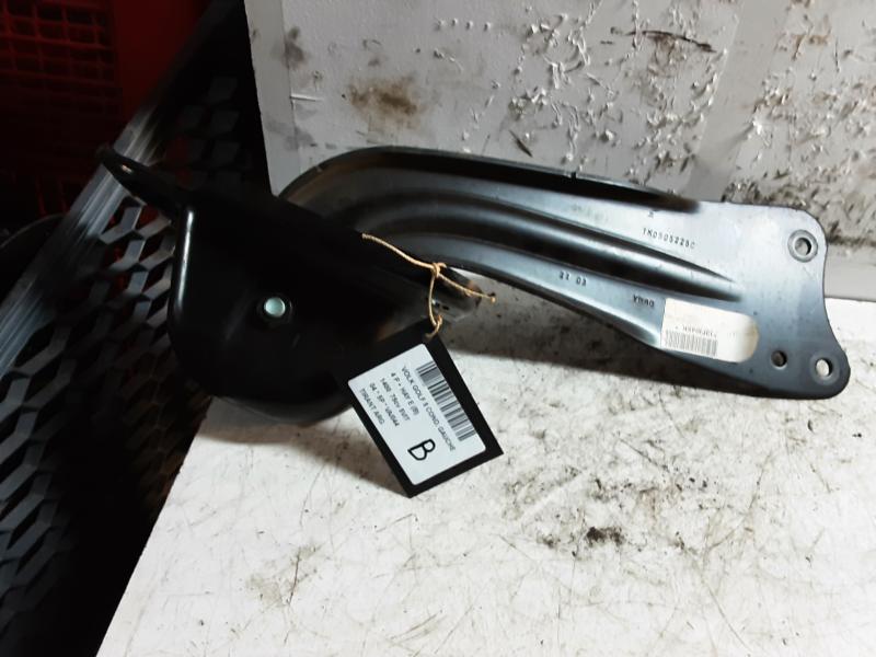 DRAAGARM ACHTER LINKS Vw GOLF V 11/03 - 08