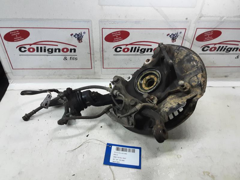 WIELNAAF VOOR RECHTS Toyota HI-LUX 97 - 05