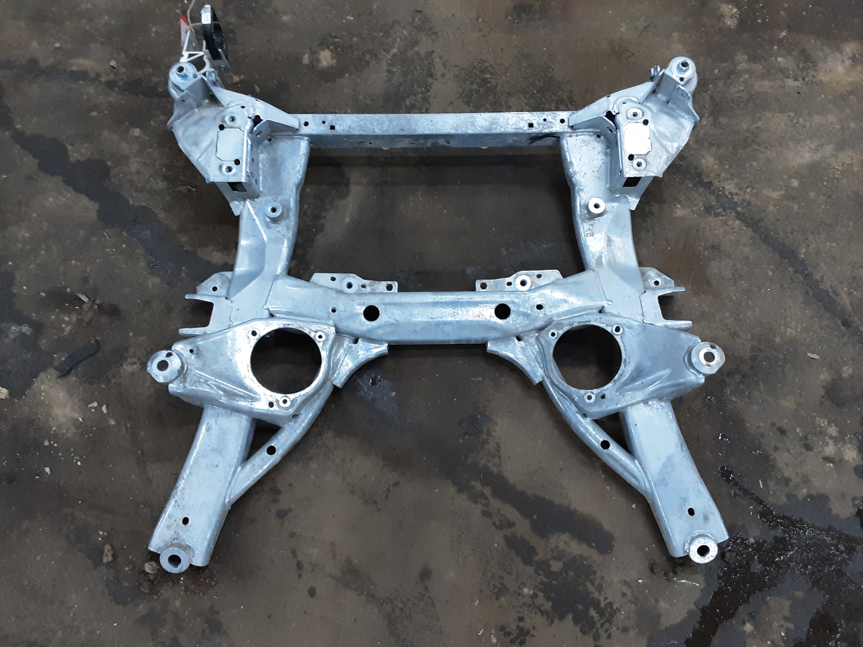 TRAVERSE MOTEUR Bmw 3 G20 BERLINE 10/18+