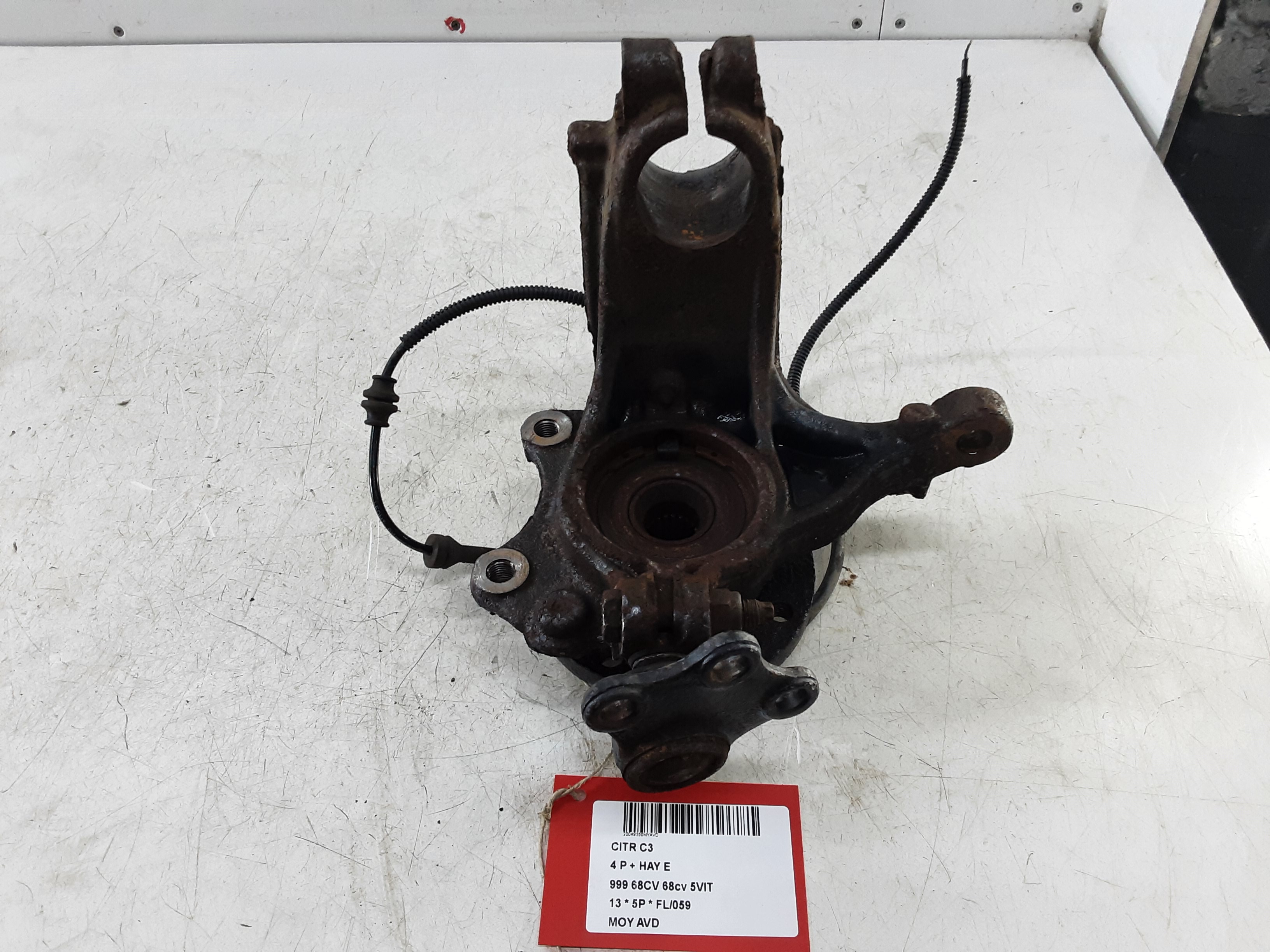 WIELNAAF VOOR RECHTS Citroen C3 11/09 - 16