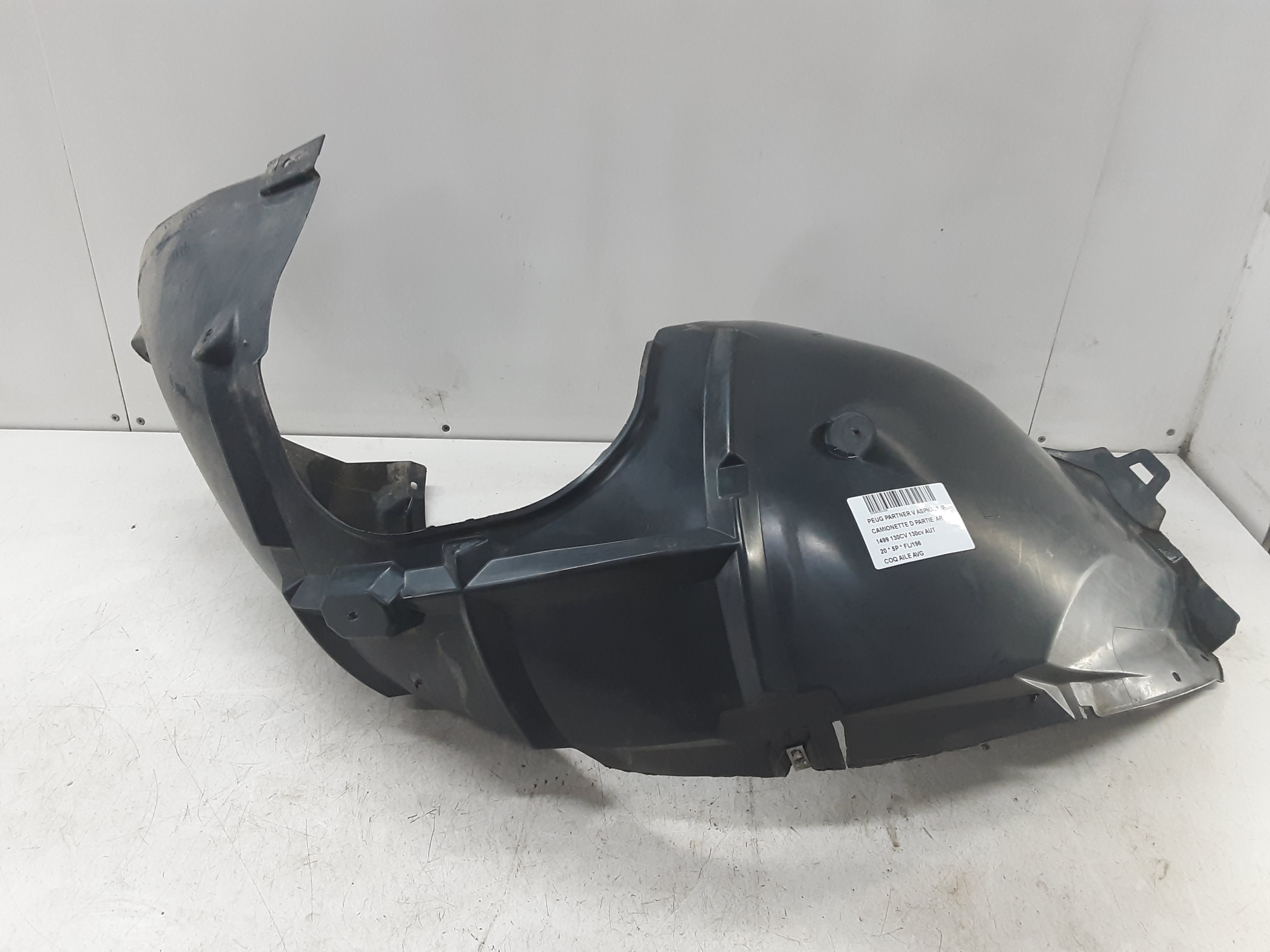 COQUILLE D&#039;AILE AVANT GAUCHE Peugeot PARTNER 9/18+