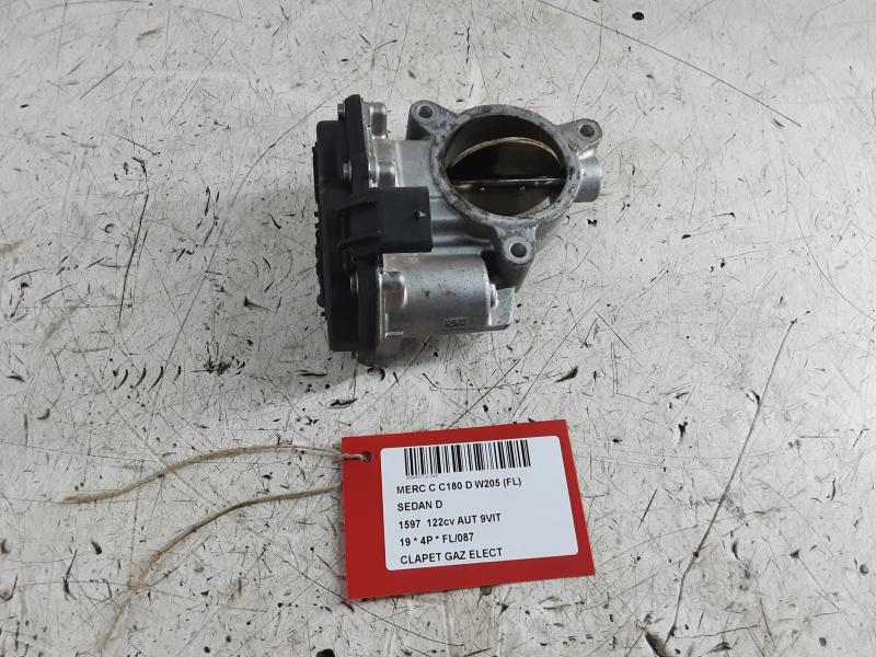 ELEKTRISCHES GASVENTIL Mercedes-Benz C W205 7/18>21