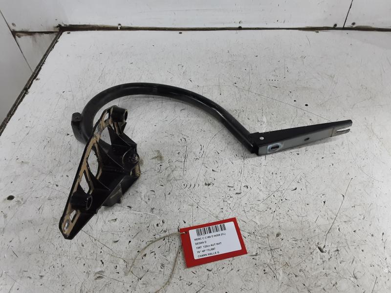 CHARNIERE DE MALLE GAUCHE Mercedes-Benz C W205 7/18>21