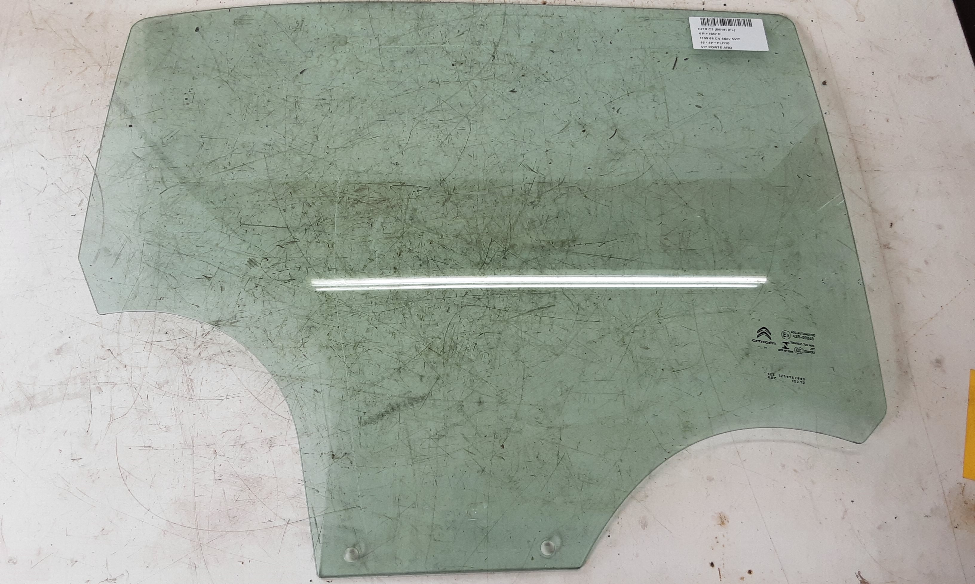 VITRE DE PORTE ARRIERE DROITE Citroen C3 (III) 10/16-9/20