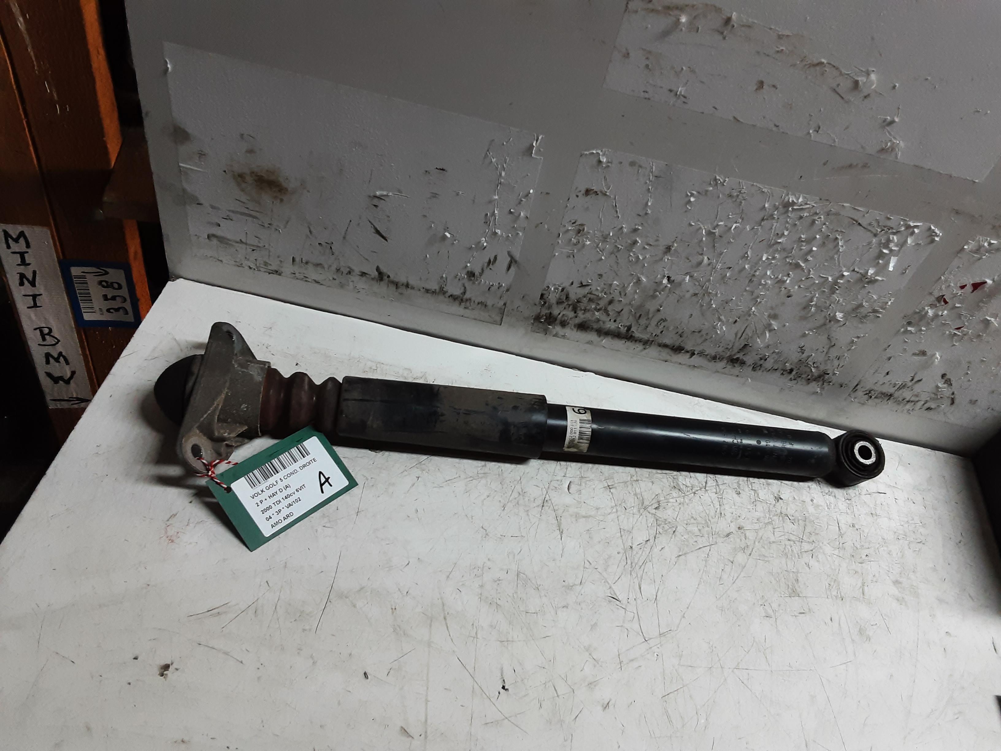 SCHOKBREKER ACHTER RECHTS Vw GOLF V 11/03 - 08