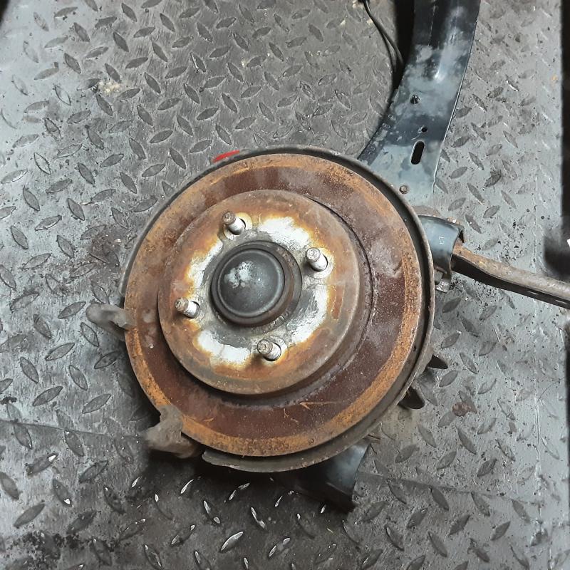 REMSCHIJF ACHTER Ford FOCUS (1) - 10/04