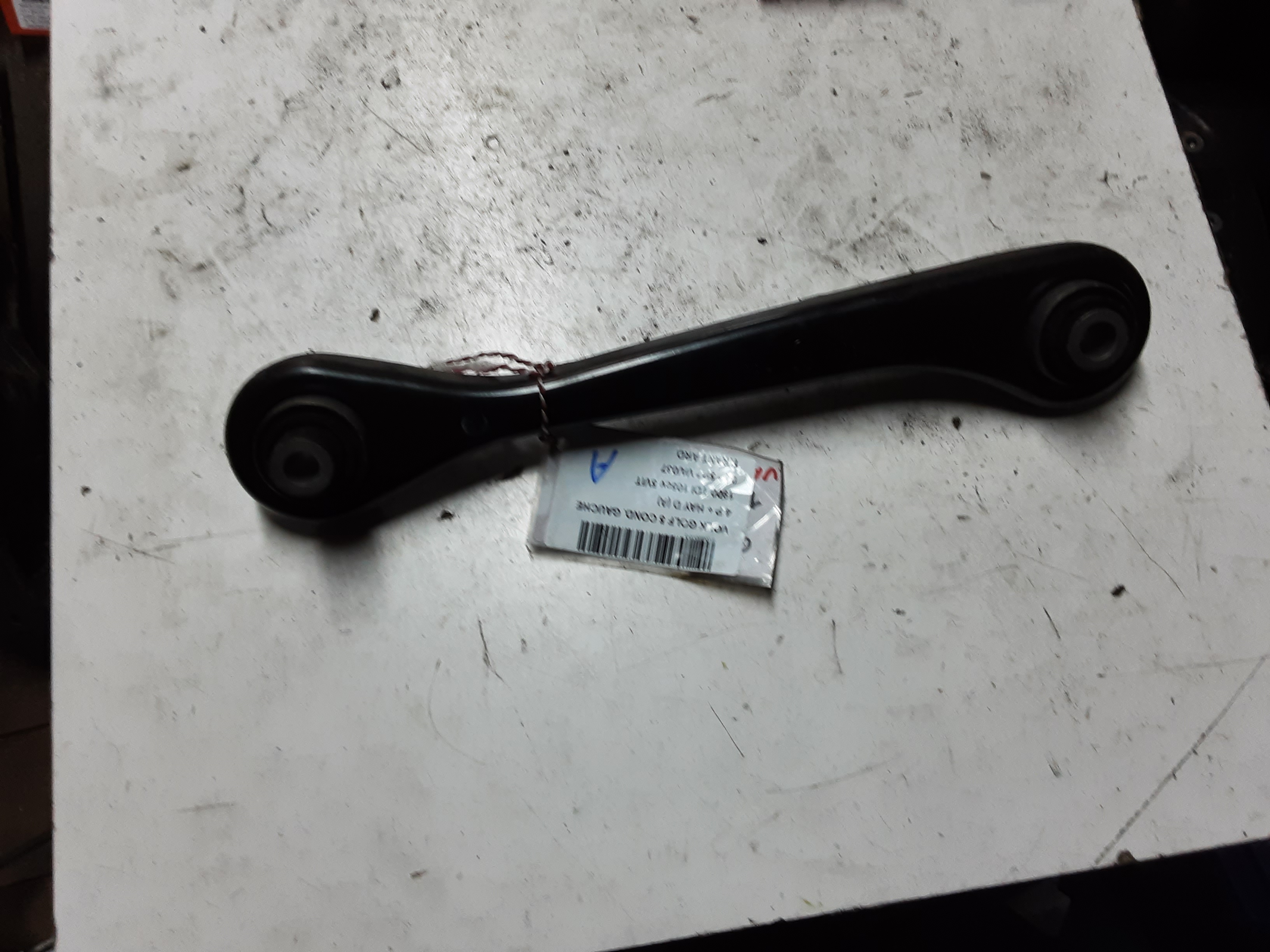 DRAAGARM ACHTER RECHTS Vw GOLF V 11/03 - 08