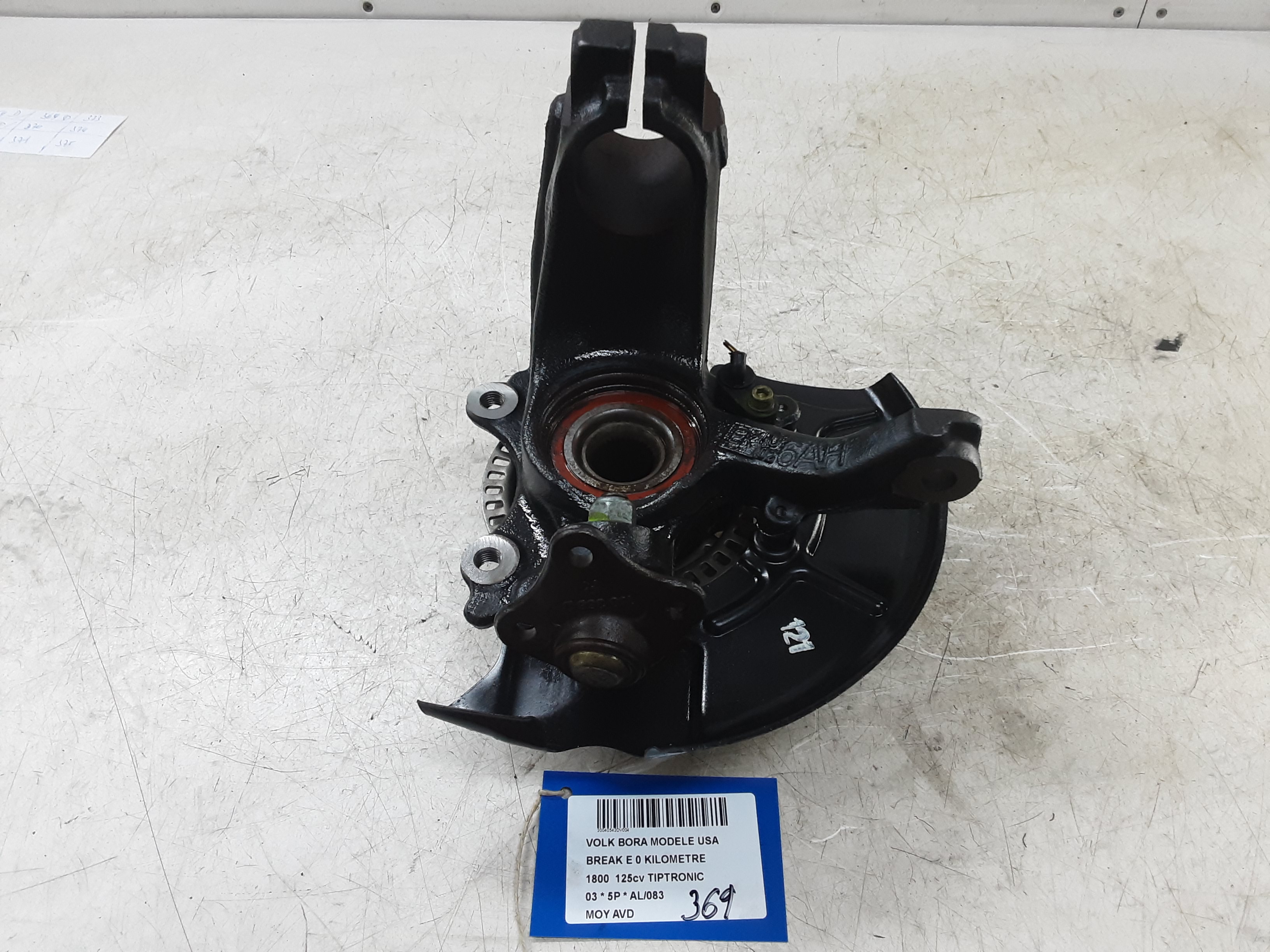 WIELNAAF VOOR RECHTS Vw BORA