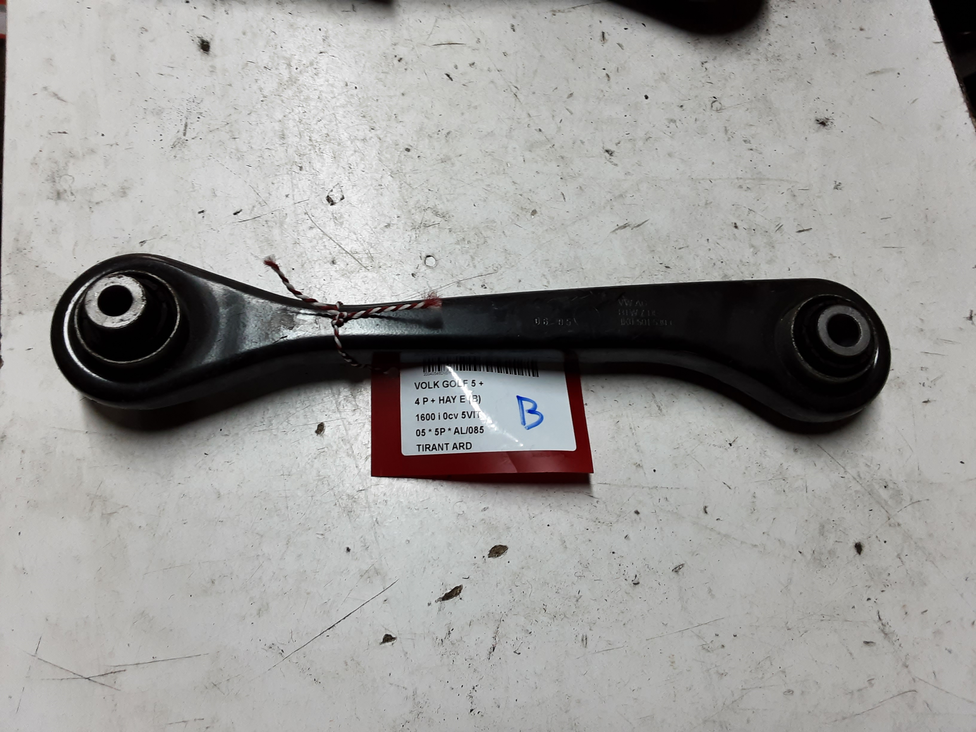 DRAAGARM ACHTER RECHTS Vw GOLF V 11/03 - 08