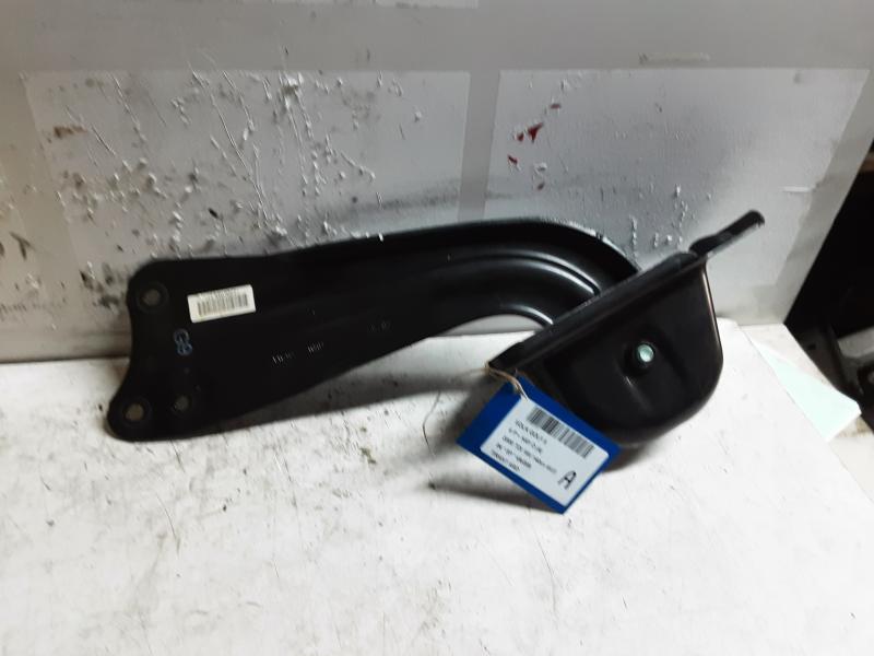 DRAAGARM ACHTER RECHTS Vw GOLF V 11/03 - 08