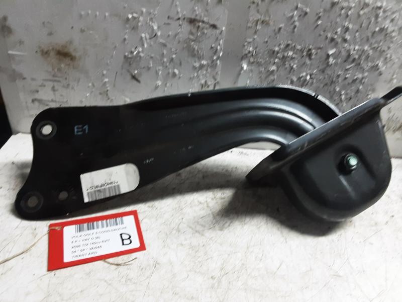 DRAAGARM ACHTER RECHTS Vw GOLF V 11/03 - 08