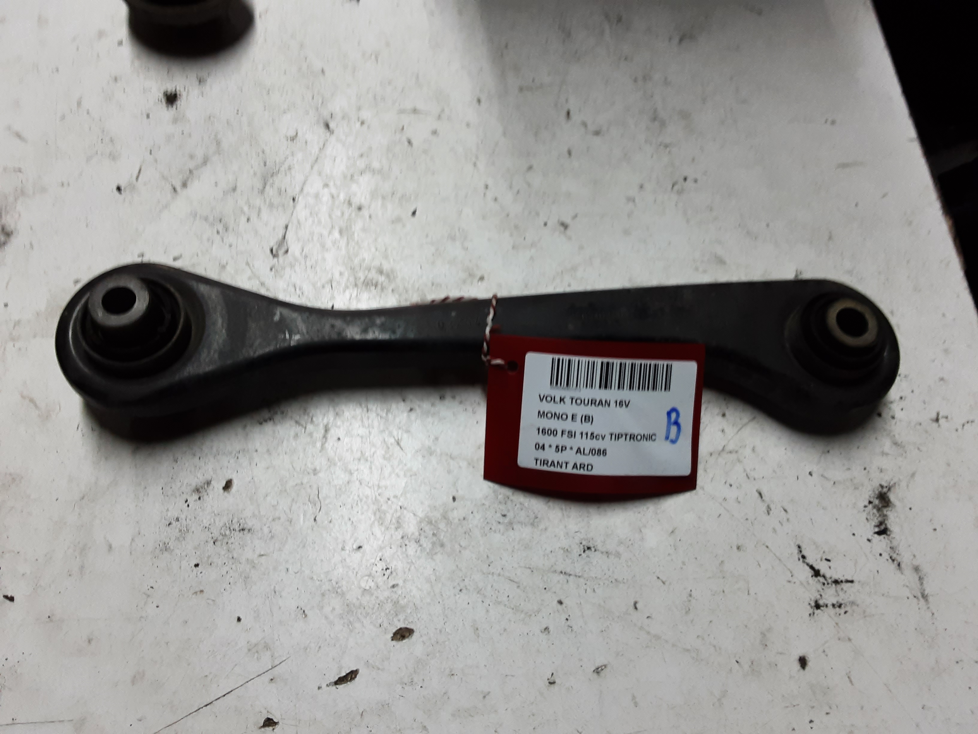 DRAAGARM ACHTER RECHTS Vw TOURAN 03 - 06