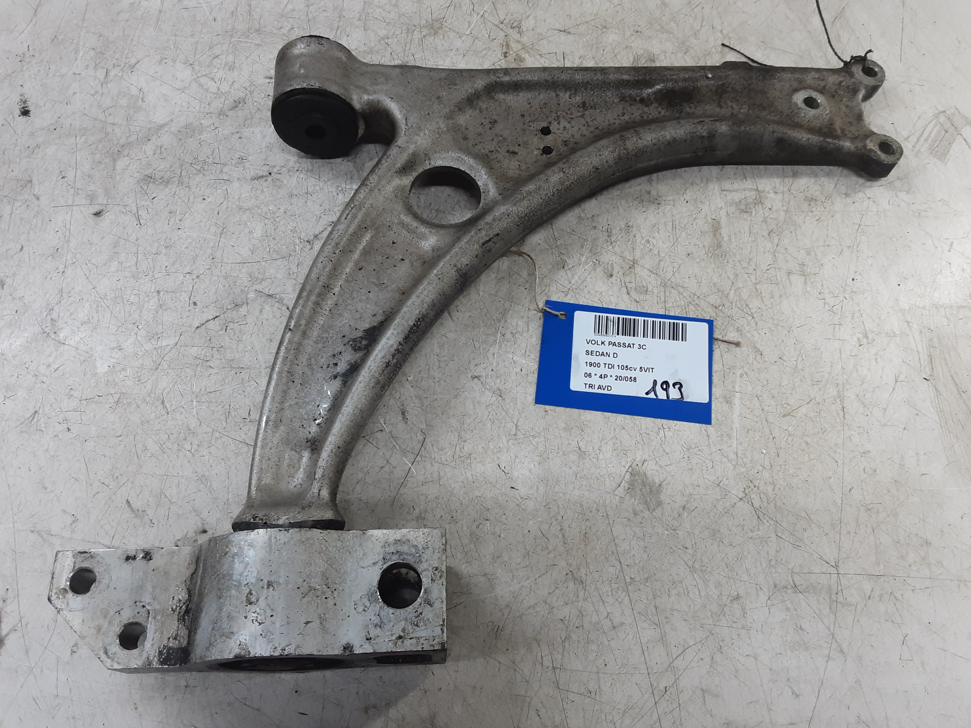 DRAAGARM VOOR RECHTS Vw PASSAT 02/05 - 11/10
