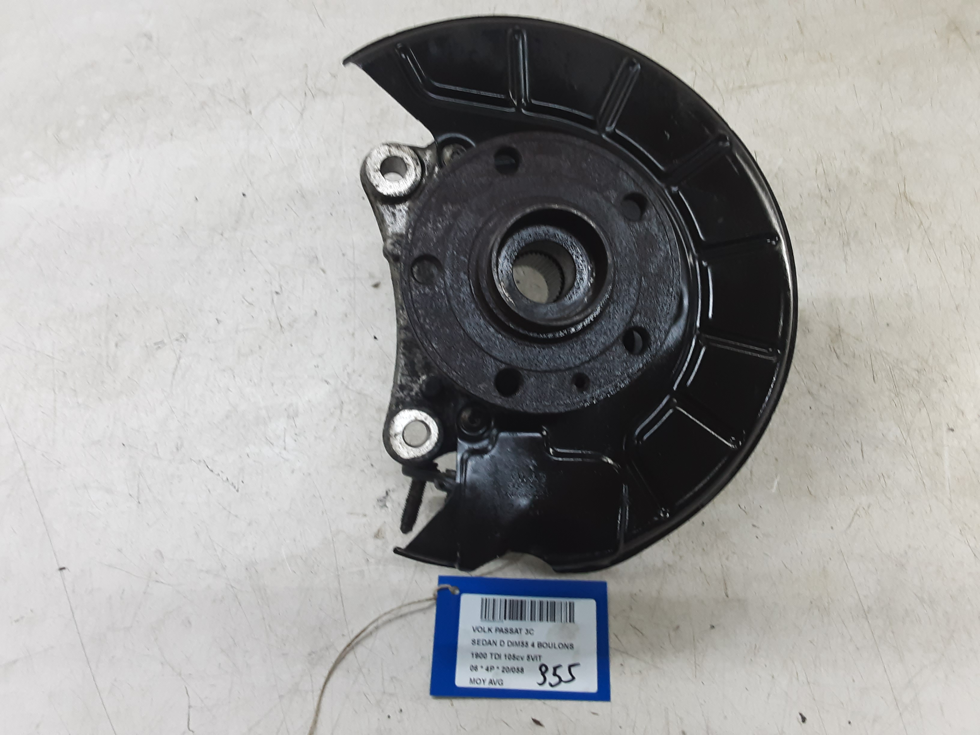 WIELNAAF VOOR LINKS Vw PASSAT 02/05 - 11/10