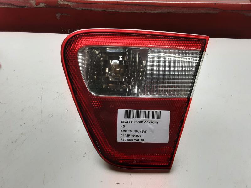 FEU ARRIERE DROIT DE MALLE ARRIERE Seat CORDOBA 00 - 02