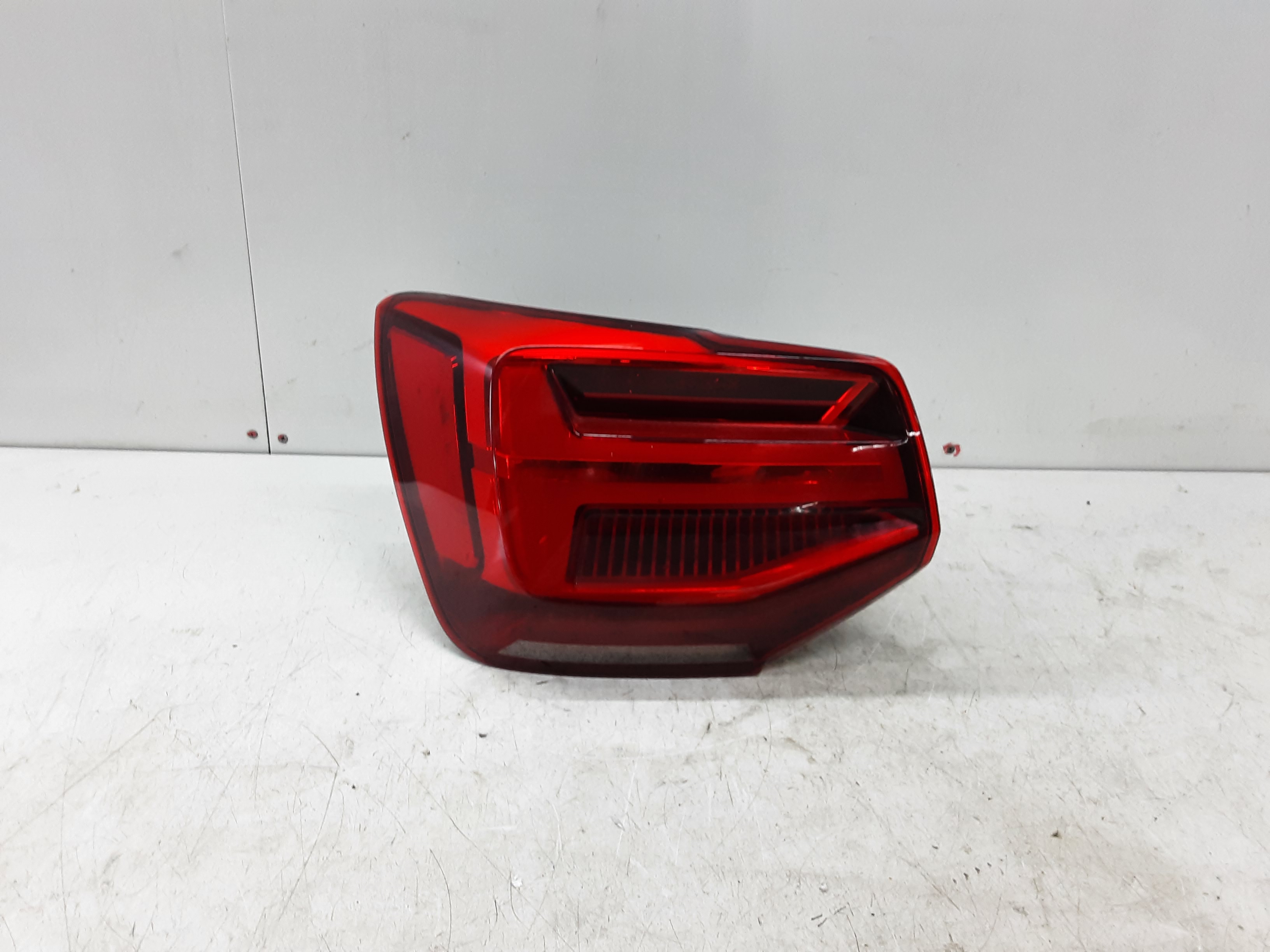 ACHTERLICHT LINKS Audi SQ2