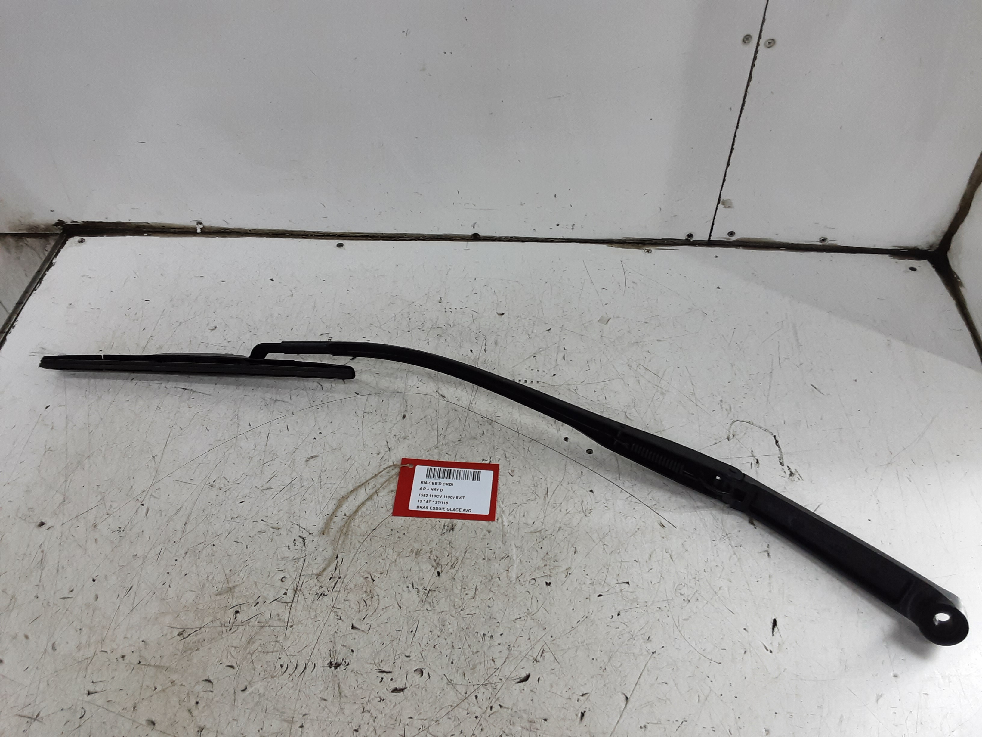 RUITENWISSERARM LINKS VOOR Kia CEED 05/12 - 15