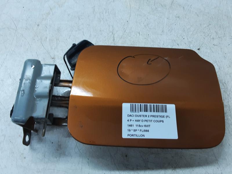 TANK KLEP Dacia DUSTER 1/18+