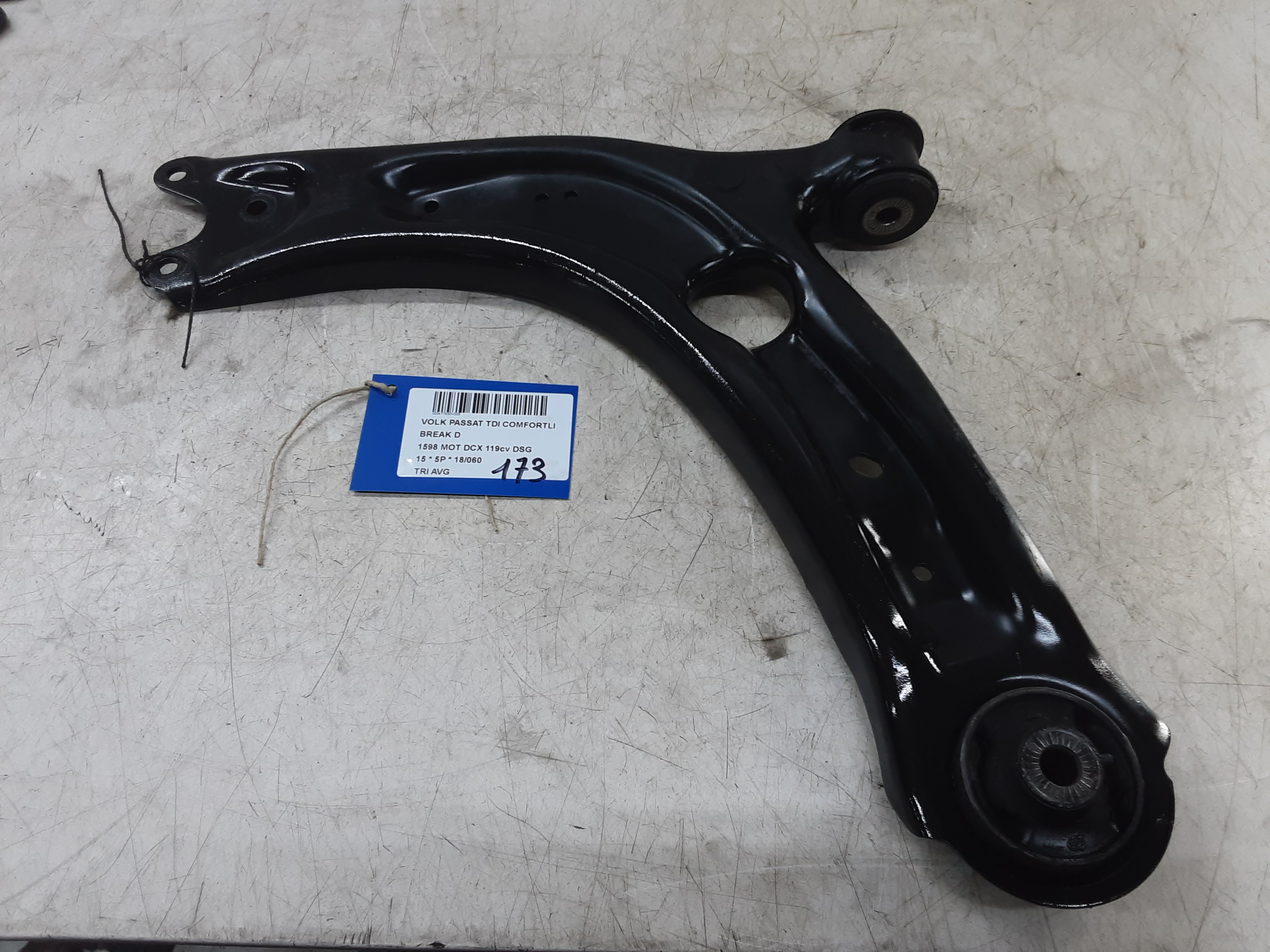 DRAAGARM VOOR LINKS Vw PASSAT 11/14 - 19
