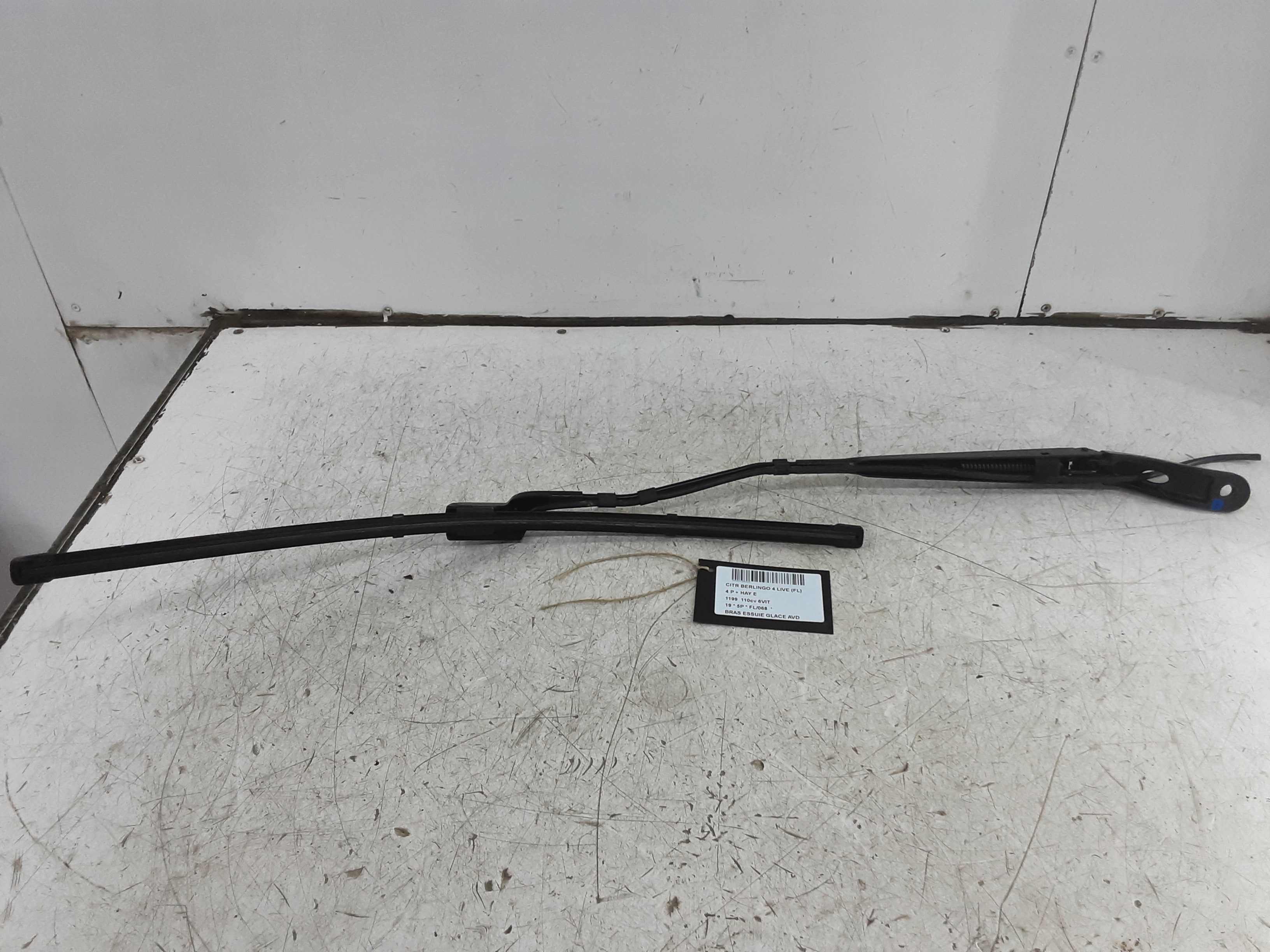RUITENWISSERARM RECHTS VOOR Citroen BERLINGO 9/18+