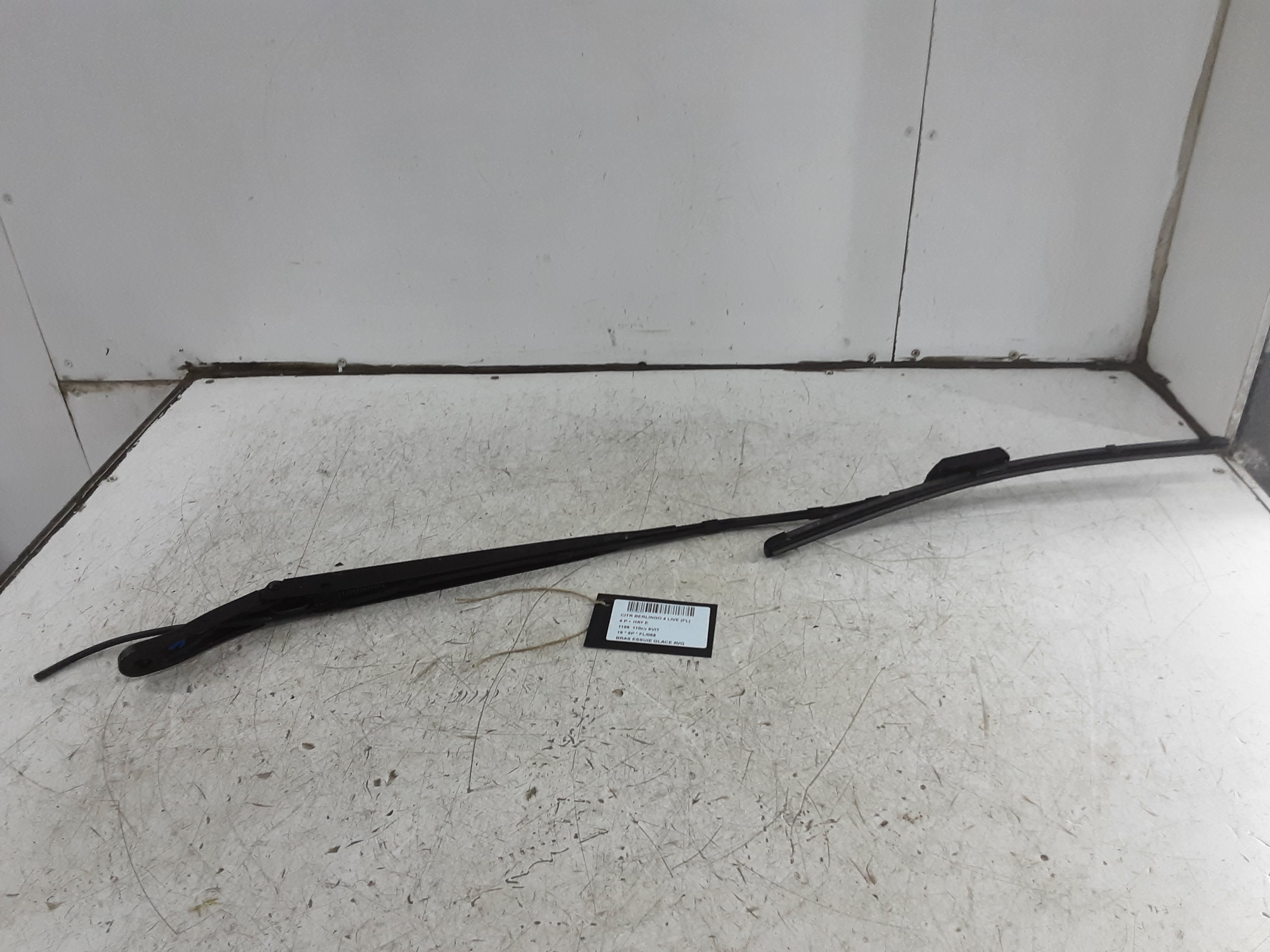 RUITENWISSERARM LINKS VOOR Citroen BERLINGO 9/18+