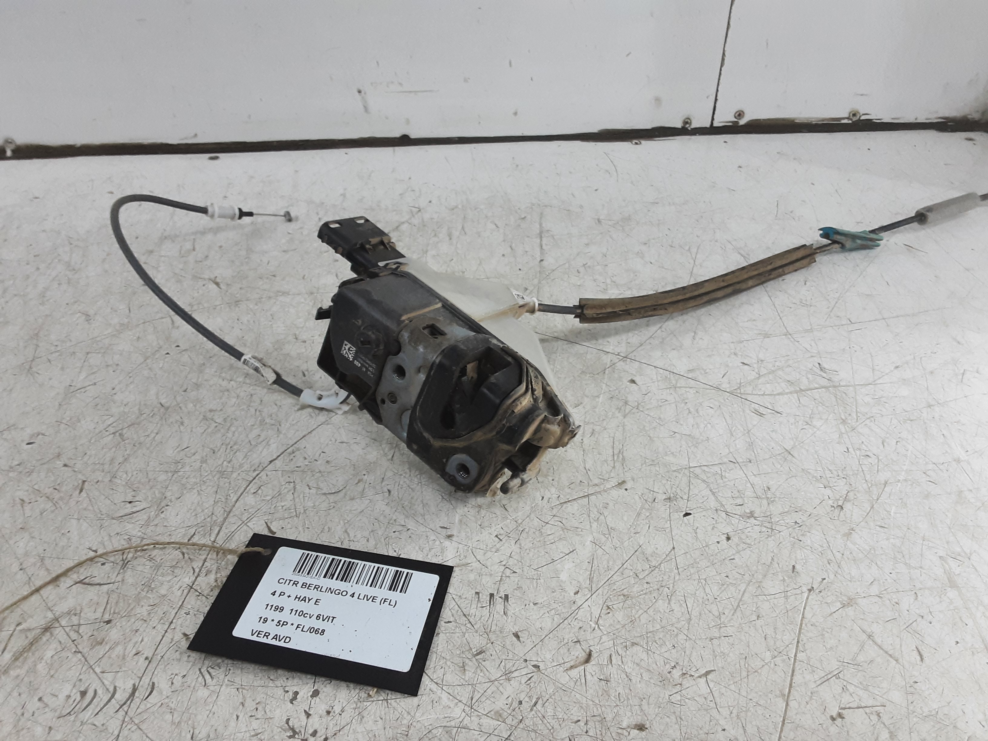 VERGRENDELING VOOR RECHTS Citroen BERLINGO 9/18+