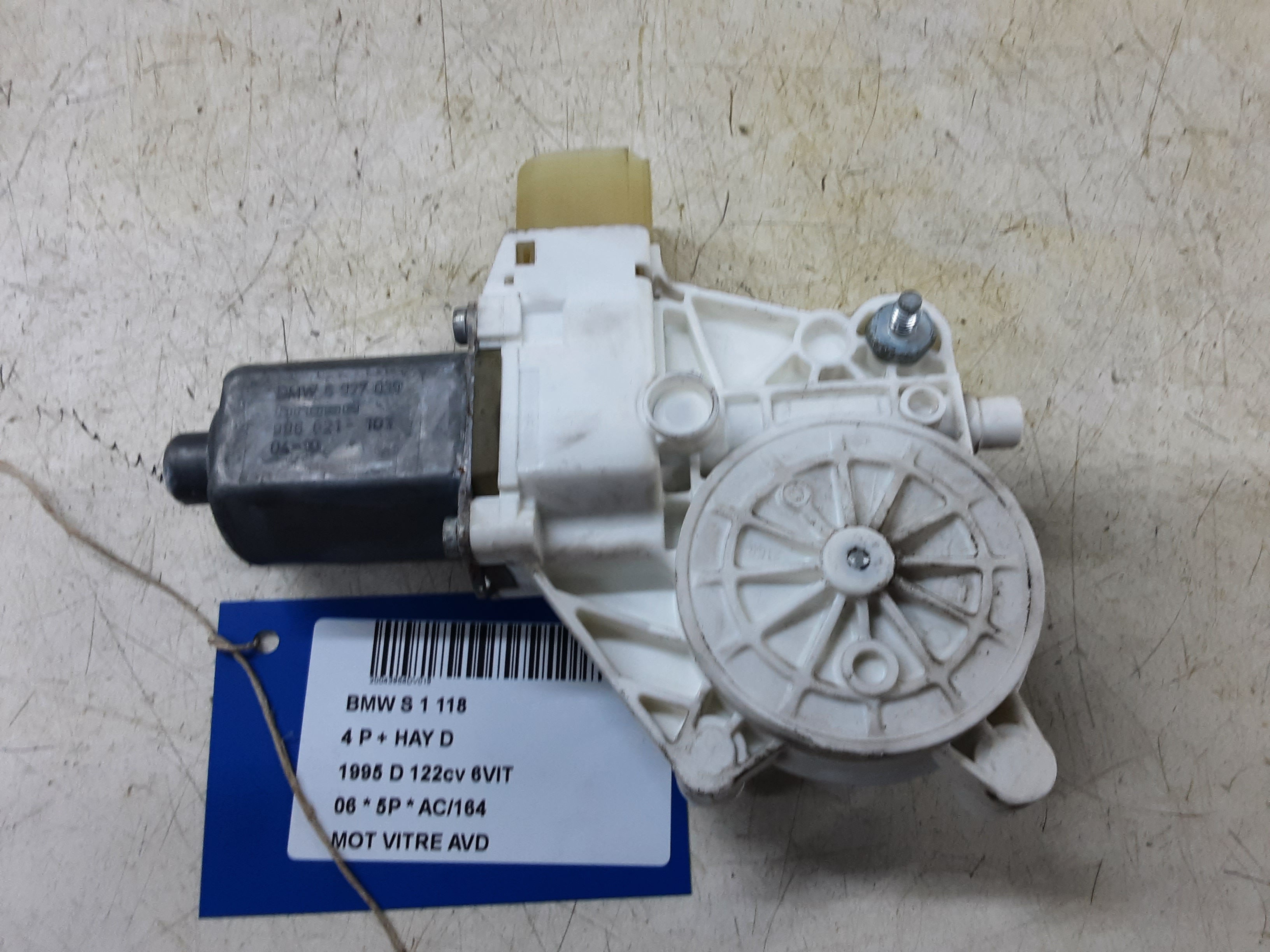 MOTEUR DE VITRE DE PORTE AVANT DROITE Bmw 1 E87 9/04 - 4/07