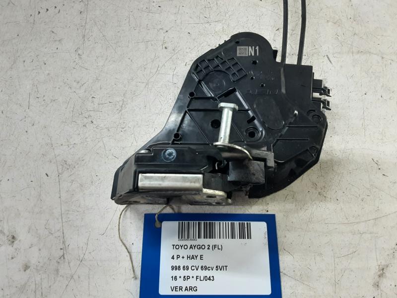 VERGRENDELING ACHTER LINKS Toyota AYGO II 5/14 - 6/18