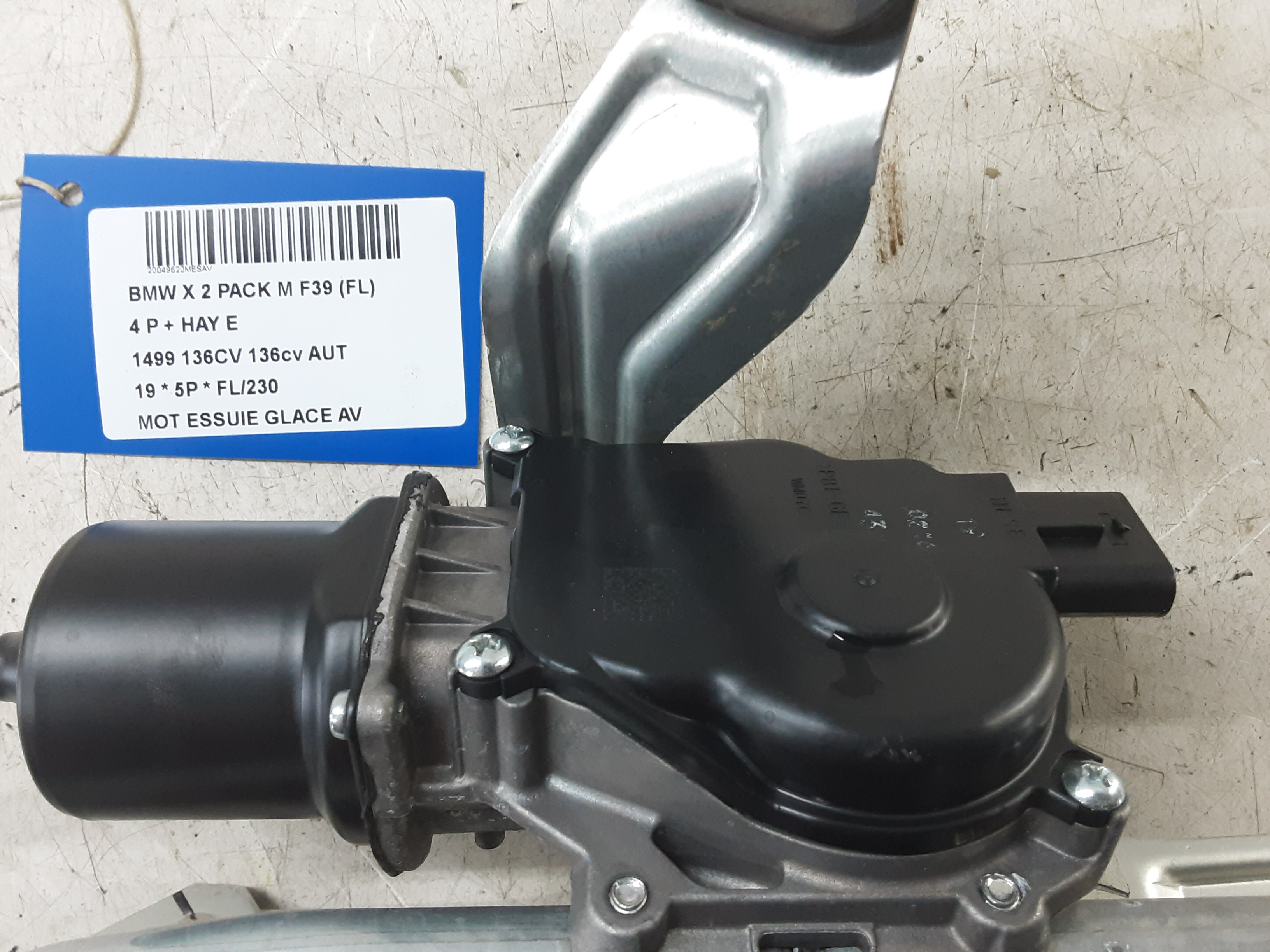MOTEUR D&#039;ESSUIE-GLACE AVANT Bmw X 2 F39 03/18+